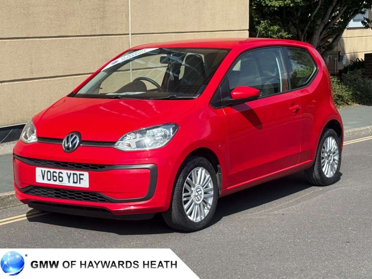 A 2016 VOLKSWAGEN UP! 1.0 Move up! Hatchback 3dr Petrol Manual Euro 6 (60 ps) A 2016 VOLKSWAGEN UP! 1.0 Move up! Hatchback 3dr Petrol Manual Euro 6 (60 ps)