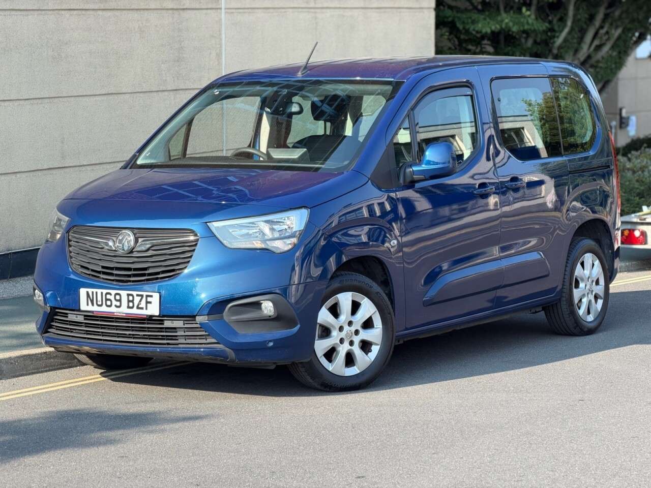 A 2019 VAUXHALL COMBO LIFE 1.2 Turbo GPF Energy MPV 5dr Petrol Manual Euro 6 (s/s) (7 Seat) (110 ps) A 2019 VAUXHALL COMBO LIFE 1.2 Turbo GPF Energy MPV 5dr Petrol Manual Euro 6 (s/s) (7 Seat) (110 ps)