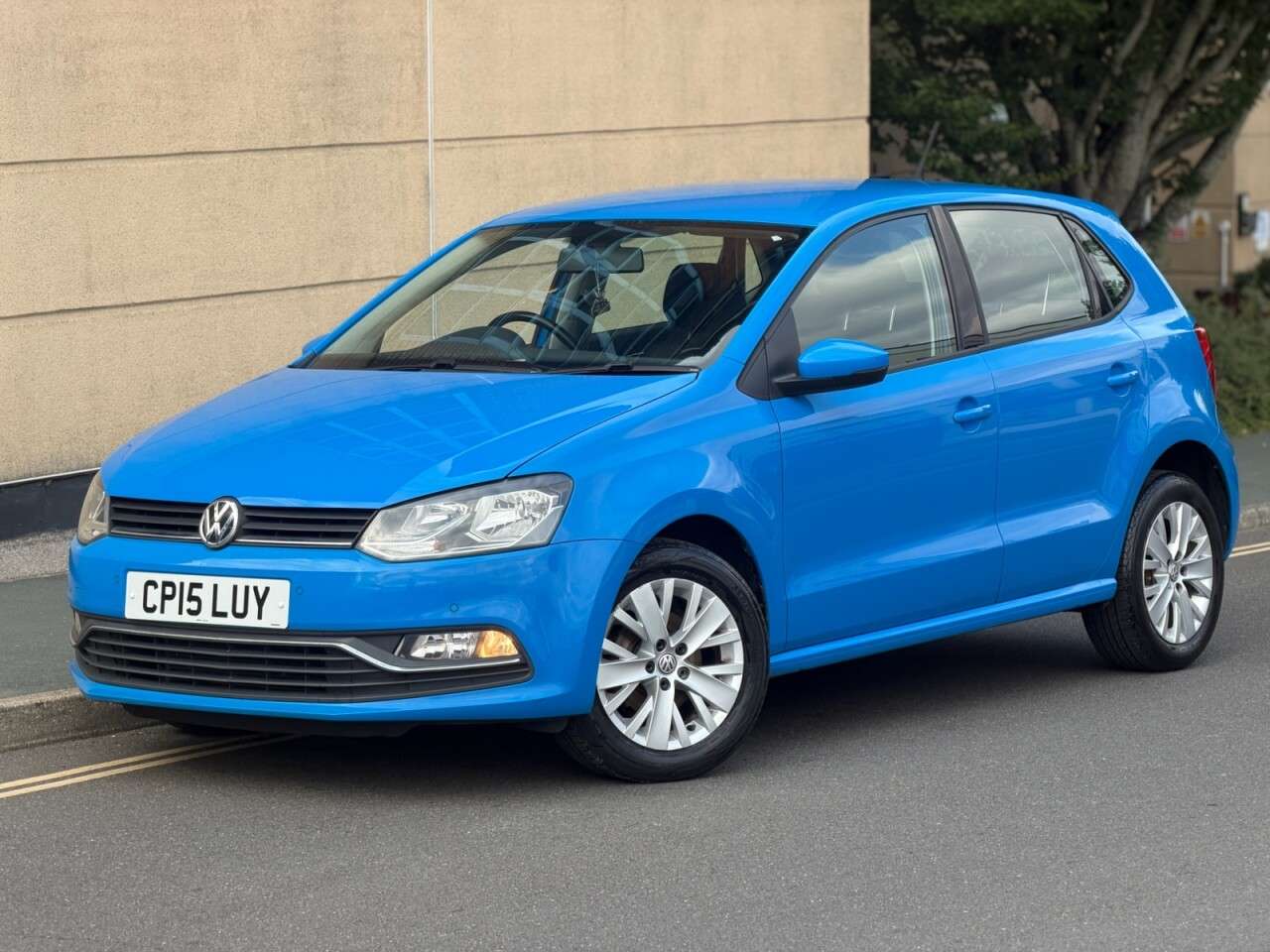 A 2015 VOLKSWAGEN POLO 1.0 BlueMotion Tech SE Hatchback 5dr Petrol Manual Euro 6 (s/s) (60 ps) A 2015 VOLKSWAGEN POLO 1.0 BlueMotion Tech SE Hatchback 5dr Petrol Manual Euro 6 (s/s) (60 ps)