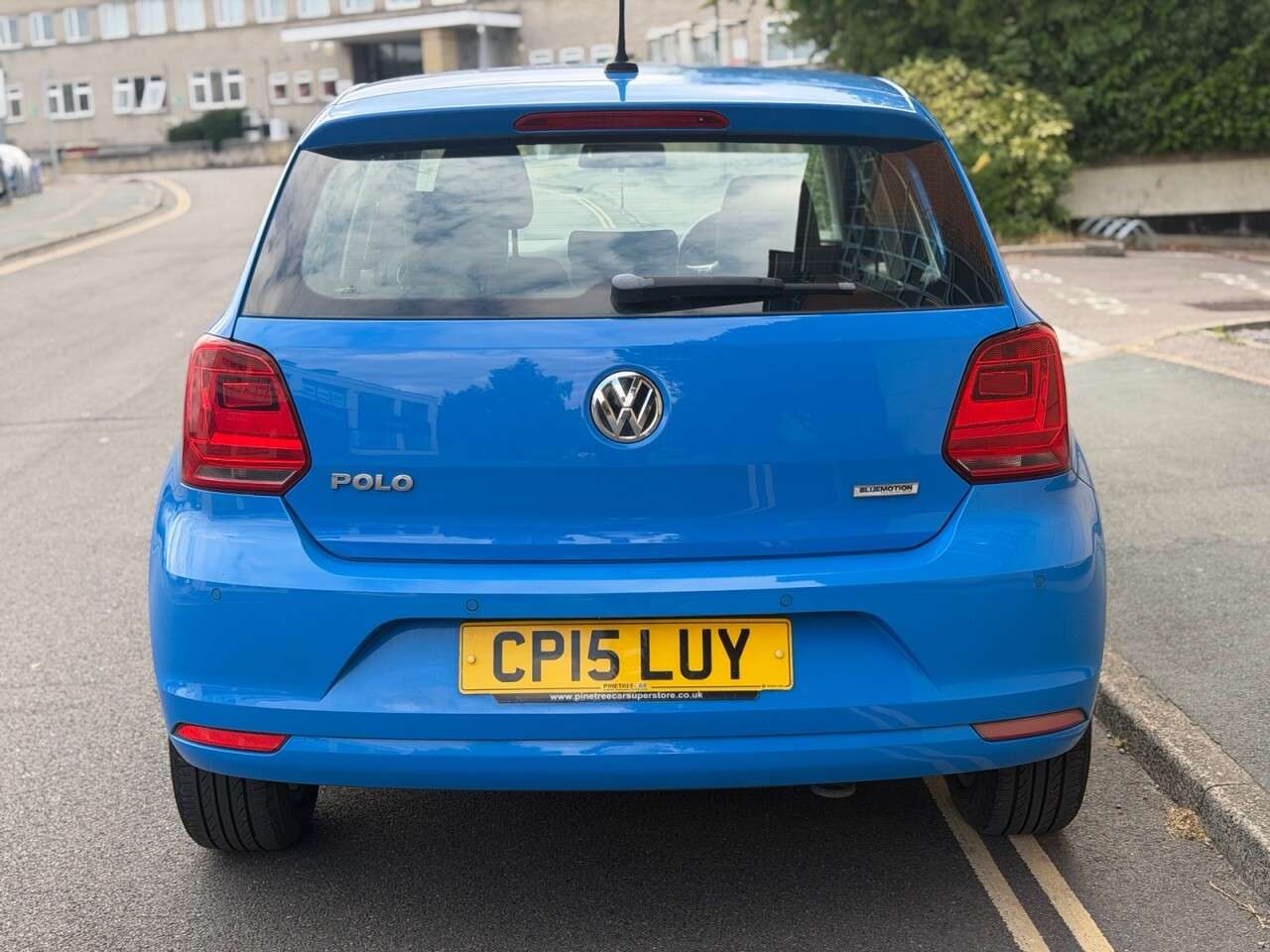 A 2015 VOLKSWAGEN POLO 1.0 BlueMotion Tech SE Hatchback 5dr Petrol Manual Euro 6 (s/s) (60 ps) A 2015 VOLKSWAGEN POLO 1.0 BlueMotion Tech SE Hatchback 5dr Petrol Manual Euro 6 (s/s) (60 ps)