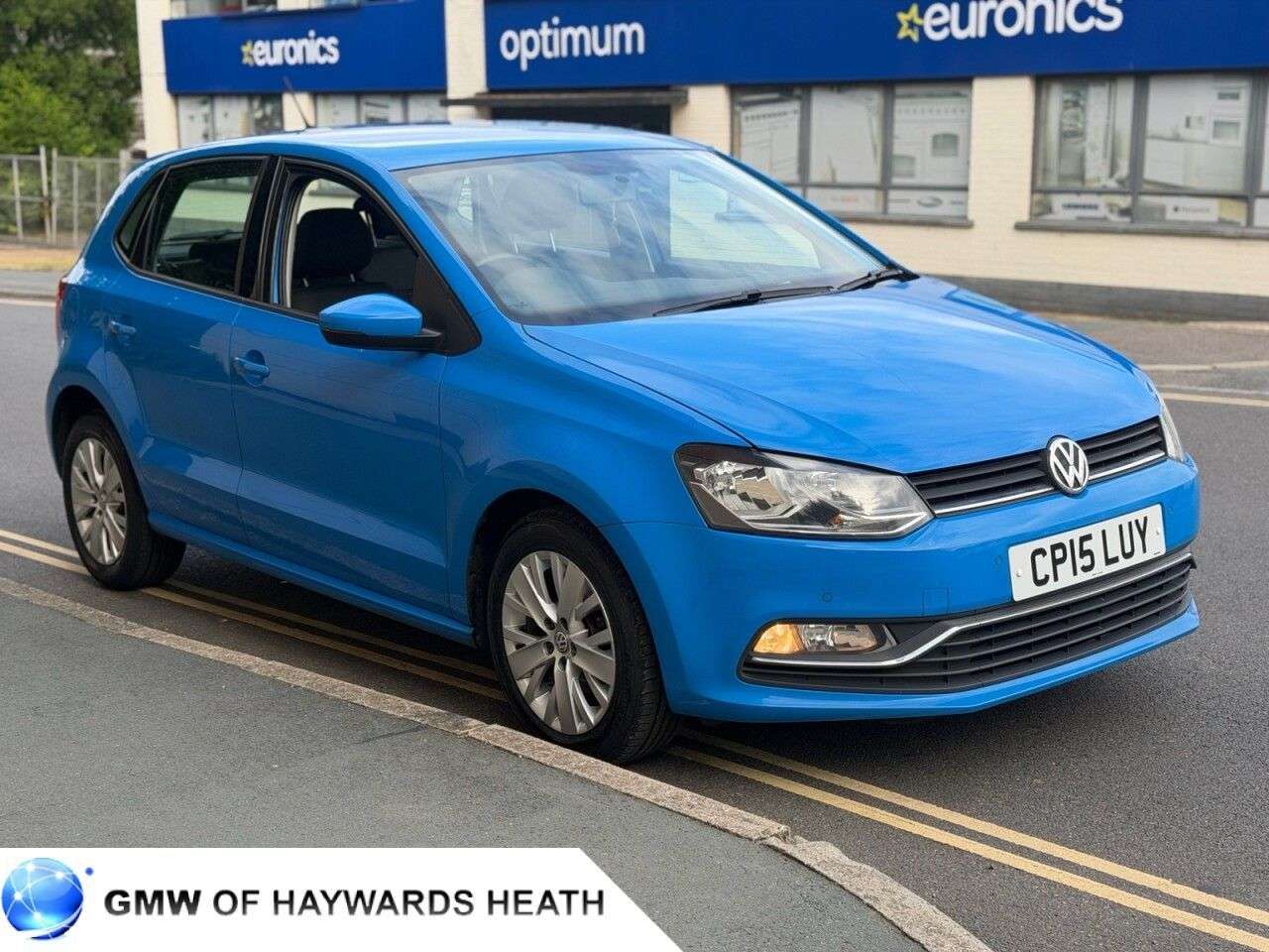 A 2015 VOLKSWAGEN POLO 1.0 BlueMotion Tech SE Hatchback 5dr Petrol Manual Euro 6 (s/s) (60 ps) A 2015 VOLKSWAGEN POLO 1.0 BlueMotion Tech SE Hatchback 5dr Petrol Manual Euro 6 (s/s) (60 ps)