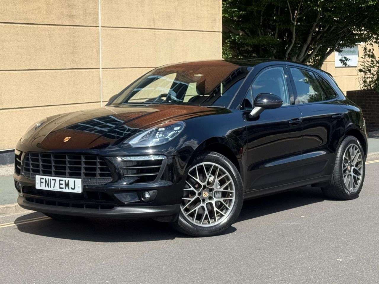 A 2017 PORSCHE MACAN 3.0 V6 S SUV 5dr Petrol PDK 4WD Euro 6 (s/s) (340 ps) A 2017 PORSCHE MACAN 3.0 V6 S SUV 5dr Petrol PDK 4WD Euro 6 (s/s) (340 ps)