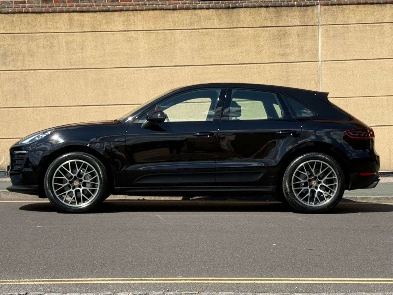 2017 PORSCHE MACAN 2017 PORSCHE MACAN
