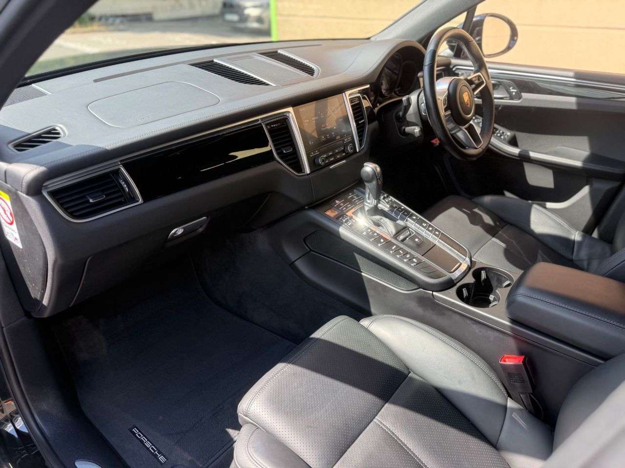 2017 PORSCHE MACAN 2017 PORSCHE MACAN