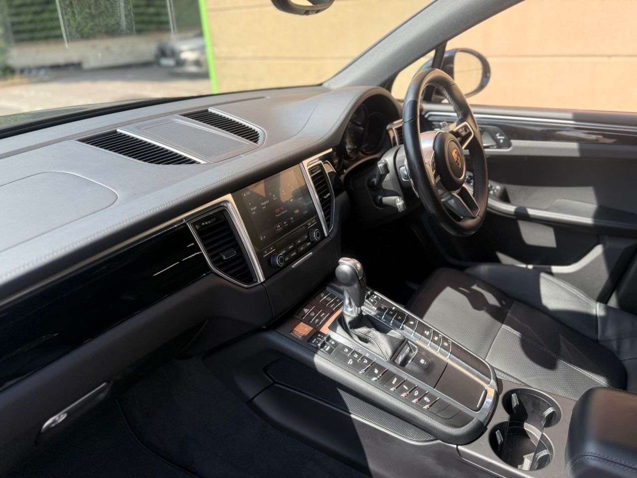 2017 PORSCHE MACAN 2017 PORSCHE MACAN