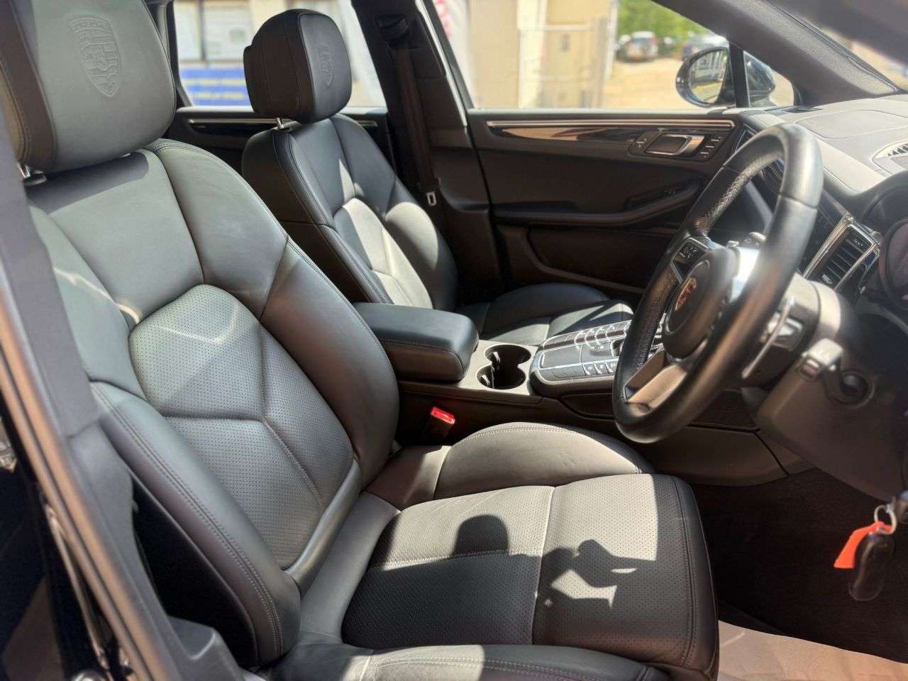 2017 PORSCHE MACAN 2017 PORSCHE MACAN