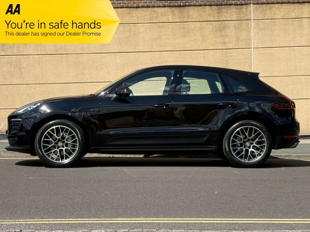 2017 PORSCHE MACAN 2017 PORSCHE MACAN