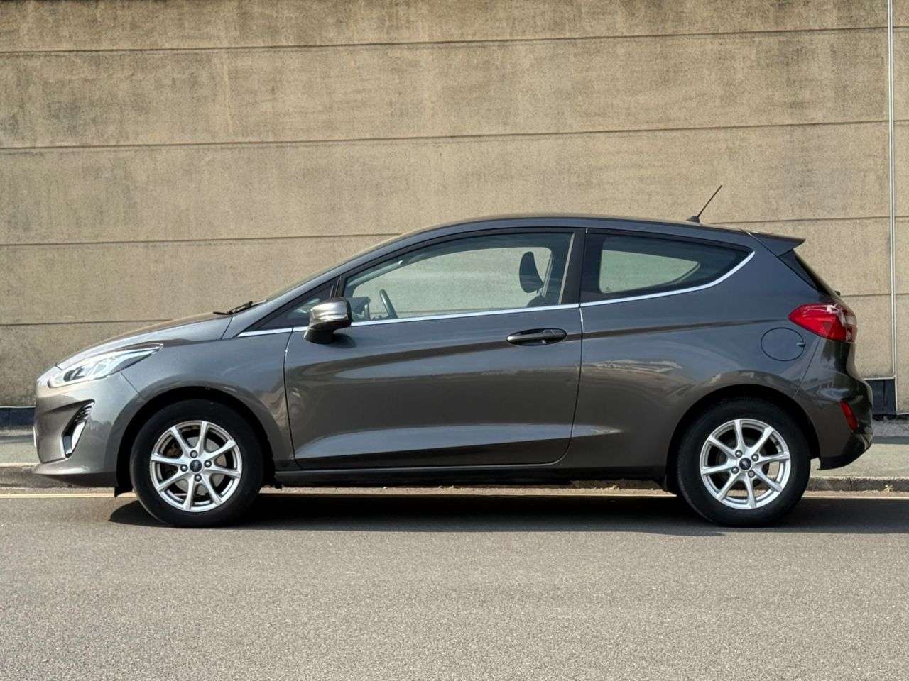 A 2017 FORD FIESTA 1.1 Ti-VCT Zetec Hatchback 3dr Petrol Manual Euro 6 (s/s) (85 ps) A 2017 FORD FIESTA 1.1 Ti-VCT Zetec Hatchback 3dr Petrol Manual Euro 6 (s/s) (85 ps)