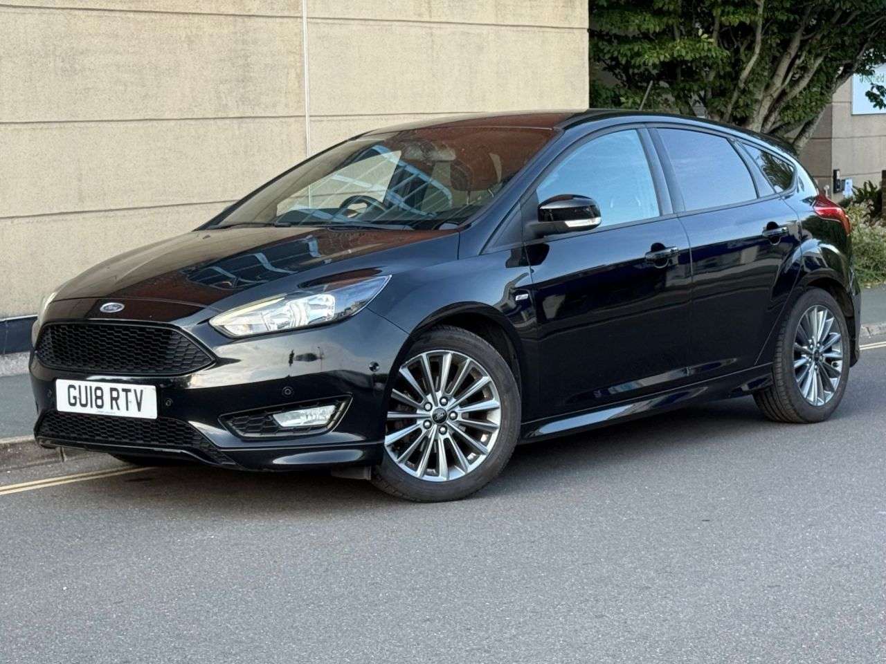 A 2018 FORD FOCUS 1.0T EcoBoost ST-Line Hatchback 5dr Petrol Manual Euro 6 (s/s) (140 ps) A 2018 FORD FOCUS 1.0T EcoBoost ST-Line Hatchback 5dr Petrol Manual Euro 6 (s/s) (140 ps)