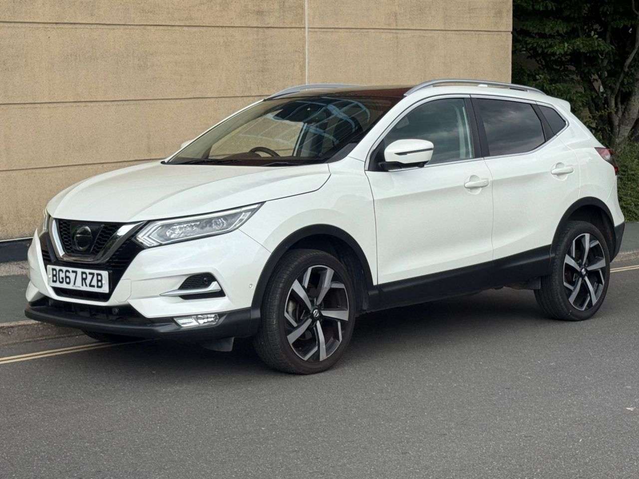 A 2017 NISSAN QASHQAI 1.6 DIG-T Tekna SUV 5dr Petrol Manual Euro 6 (s/s) (163 ps) A 2017 NISSAN QASHQAI 1.6 DIG-T Tekna SUV 5dr Petrol Manual Euro 6 (s/s) (163 ps)