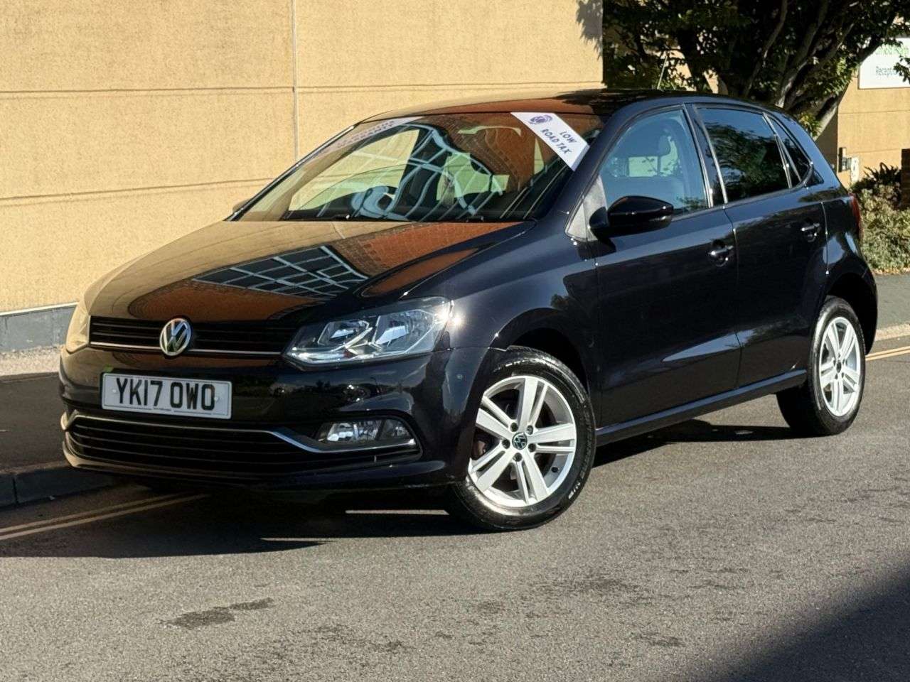 A 2017 VOLKSWAGEN POLO 1.0 BlueMotion Tech Match Hatchback 5dr Petrol Manual Euro 6 (s/s) (75 ps) A 2017 VOLKSWAGEN POLO 1.0 BlueMotion Tech Match Hatchback 5dr Petrol Manual Euro 6 (s/s) (75 ps)