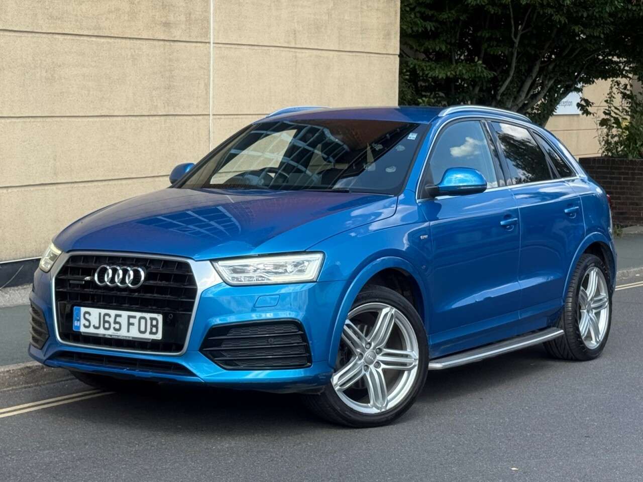 A 2015 AUDI Q3 2.0 TDI S line Plus SUV 5dr Diesel Manual quattro Euro 6 (s/s) (184 ps) A 2015 AUDI Q3 2.0 TDI S line Plus SUV 5dr Diesel Manual quattro Euro 6 (s/s) (184 ps)