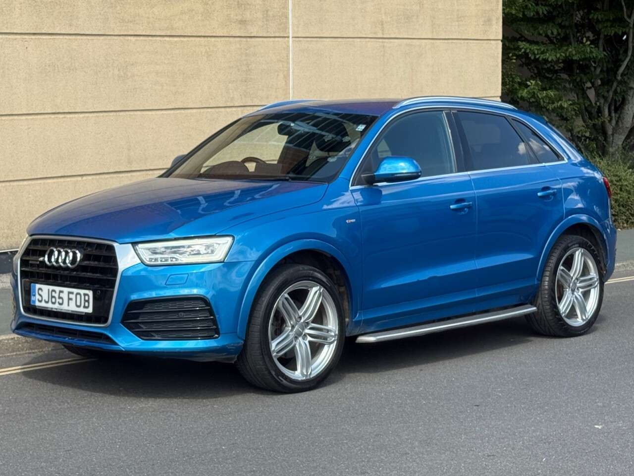 A 2015 AUDI Q3 2.0 TDI S line Plus SUV 5dr Diesel Manual quattro Euro 6 (s/s) (184 ps) A 2015 AUDI Q3 2.0 TDI S line Plus SUV 5dr Diesel Manual quattro Euro 6 (s/s) (184 ps)