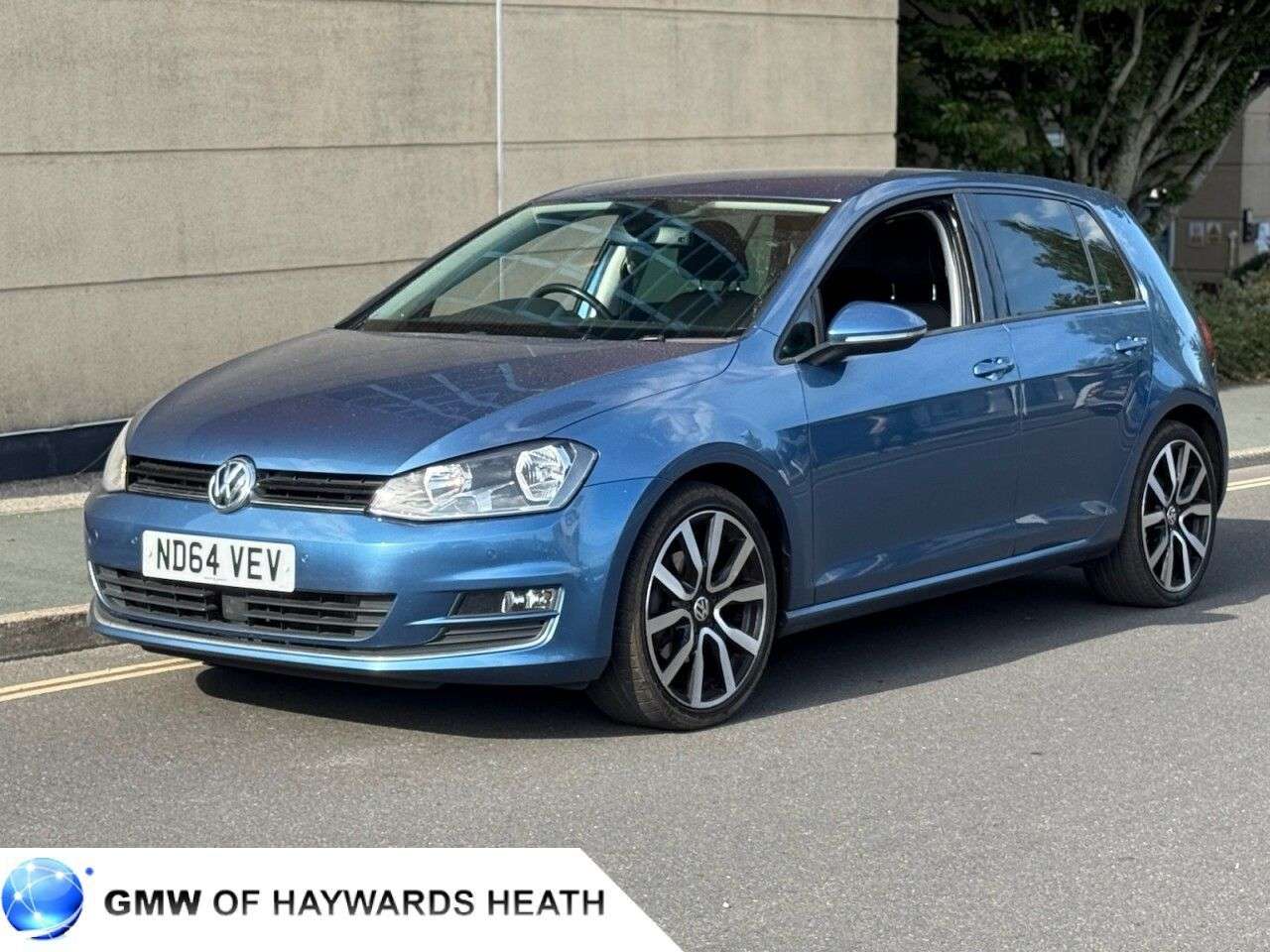 A 2014 VOLKSWAGEN GOLF 2.0 TDI BlueMotion Tech GT Hatchback 5dr Diesel DSG Euro 5 (s/s) (150 ps) A 2014 VOLKSWAGEN GOLF 2.0 TDI BlueMotion Tech GT Hatchback 5dr Diesel DSG Euro 5 (s/s) (150 ps)