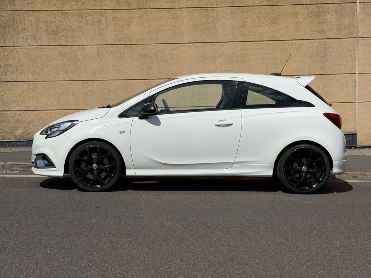 A 2016 VAUXHALL CORSA 1.6i Turbo VXR Hatchback 3dr Petrol Manual Euro 6 (205 ps) A 2016 VAUXHALL CORSA 1.6i Turbo VXR Hatchback 3dr Petrol Manual Euro 6 (205 ps)