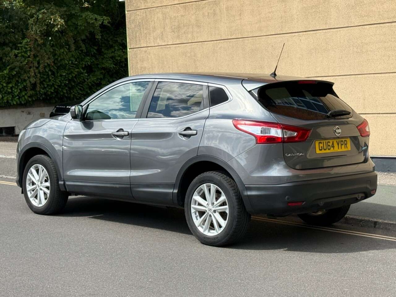 A 2014 NISSAN QASHQAI 1.5 dCi Acenta Premium SUV 5dr Diesel Manual 2WD Euro 5 (s/s) (110 ps) A 2014 NISSAN QASHQAI 1.5 dCi Acenta Premium SUV 5dr Diesel Manual 2WD Euro 5 (s/s) (110 ps)