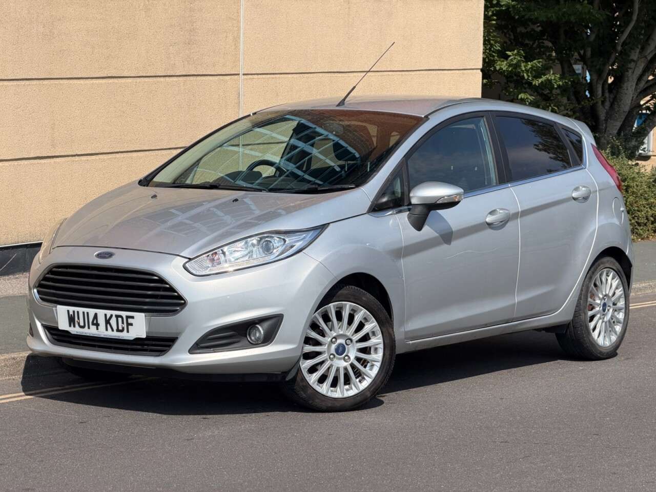 A 2014 FORD FIESTA 1.0T EcoBoost Titanium Hatchback 5dr Petrol Manual Euro 5 (s/s) (100 ps) A 2014 FORD FIESTA 1.0T EcoBoost Titanium Hatchback 5dr Petrol Manual Euro 5 (s/s) (100 ps)