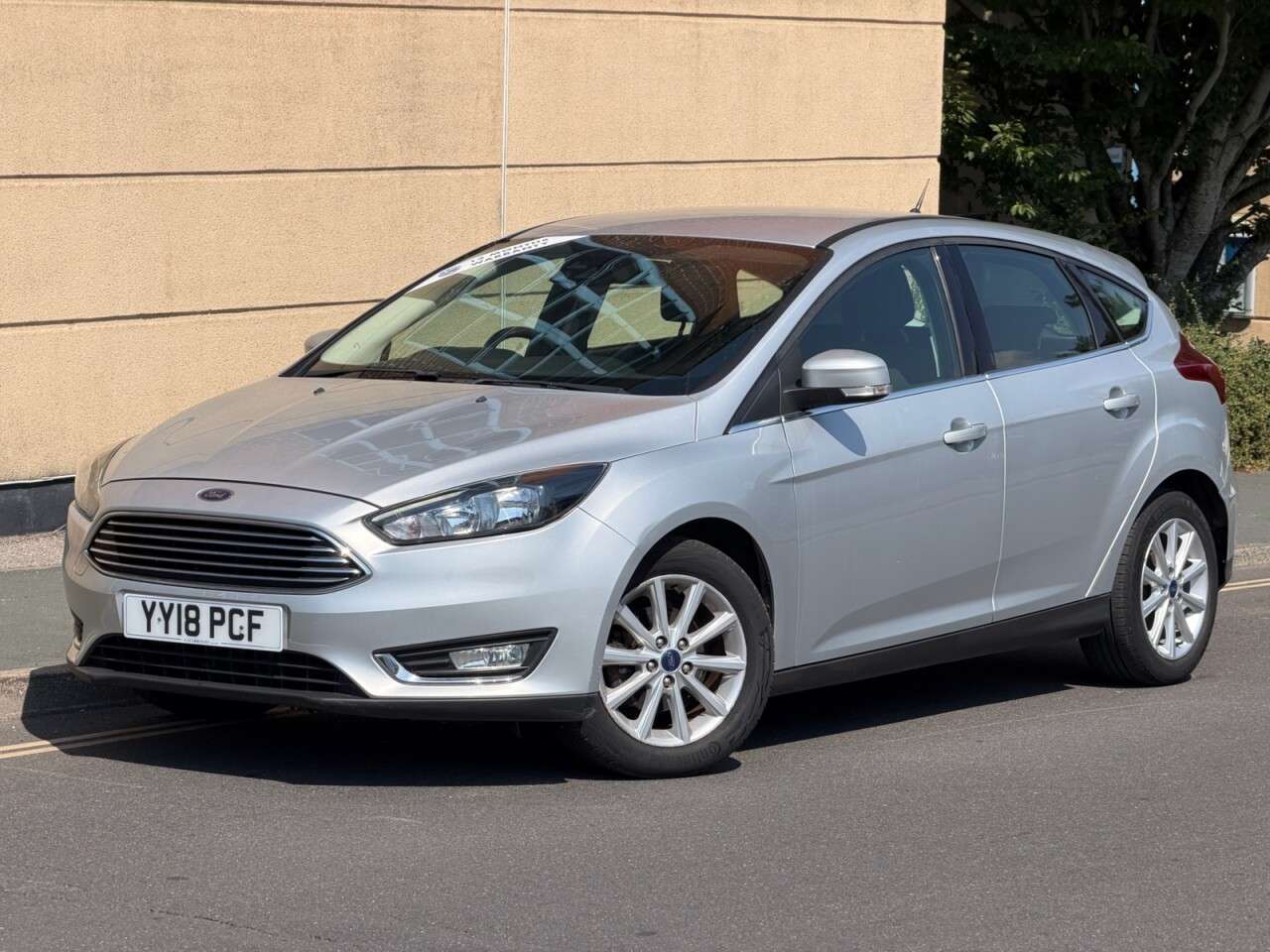 A 2018 FORD FOCUS 1.0T EcoBoost Titanium Hatchback 5dr Petrol Manual Euro 6 (s/s) (125 ps) A 2018 FORD FOCUS 1.0T EcoBoost Titanium Hatchback 5dr Petrol Manual Euro 6 (s/s) (125 ps)