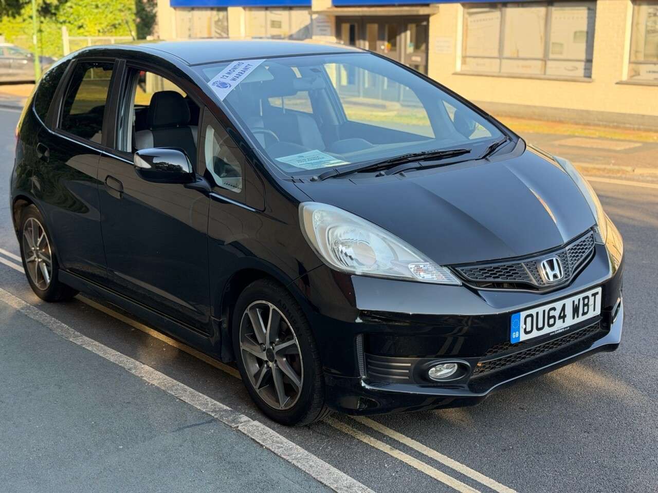 A 2014 HONDA JAZZ 1.4 i-VTEC Si Hatchback 5dr Petrol Manual Euro 5 (99 ps) A 2014 HONDA JAZZ 1.4 i-VTEC Si Hatchback 5dr Petrol Manual Euro 5 (99 ps)