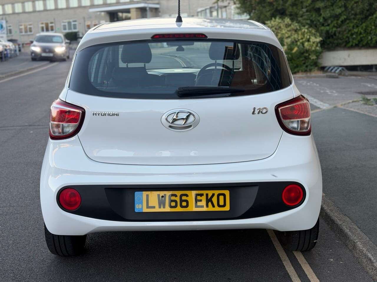 A 2017 HYUNDAI I10 1.0 S Hatchback 5dr Petrol Manual Euro 6 (66 ps) A 2017 HYUNDAI I10 1.0 S Hatchback 5dr Petrol Manual Euro 6 (66 ps)