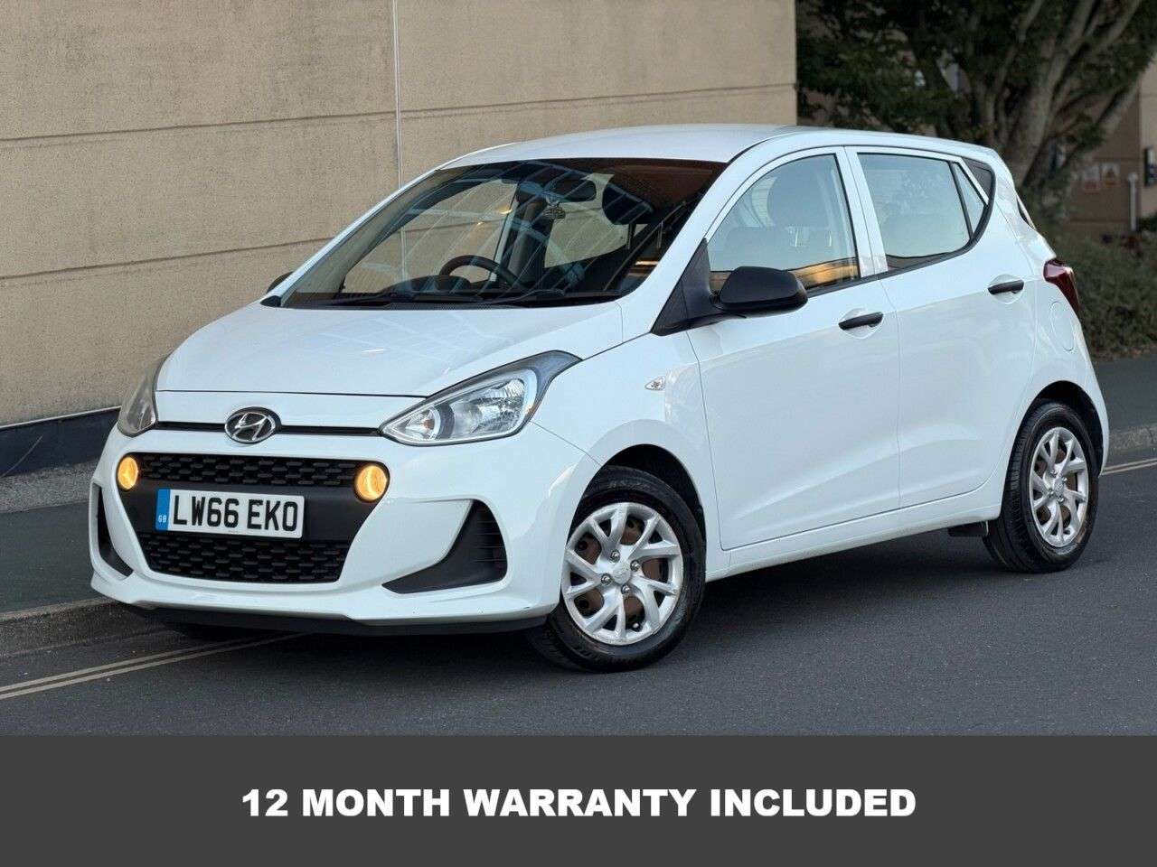 A 2017 HYUNDAI I10 1.0 S Hatchback 5dr Petrol Manual Euro 6 (66 ps) A 2017 HYUNDAI I10 1.0 S Hatchback 5dr Petrol Manual Euro 6 (66 ps)