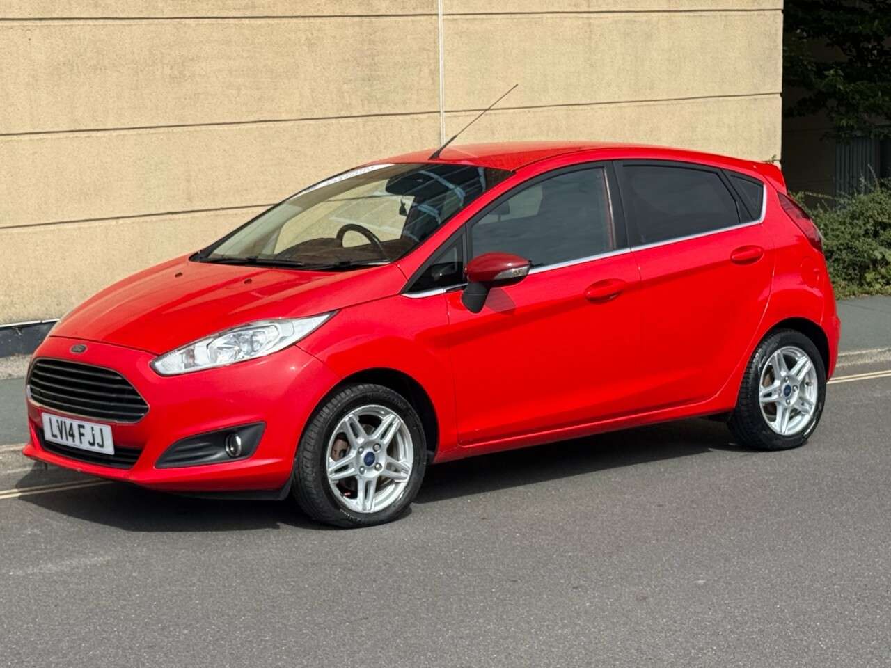 A 2014 FORD FIESTA 1.25 Zetec Hatchback 5dr Petrol Manual Euro 5 (82 ps) A 2014 FORD FIESTA 1.25 Zetec Hatchback 5dr Petrol Manual Euro 5 (82 ps)