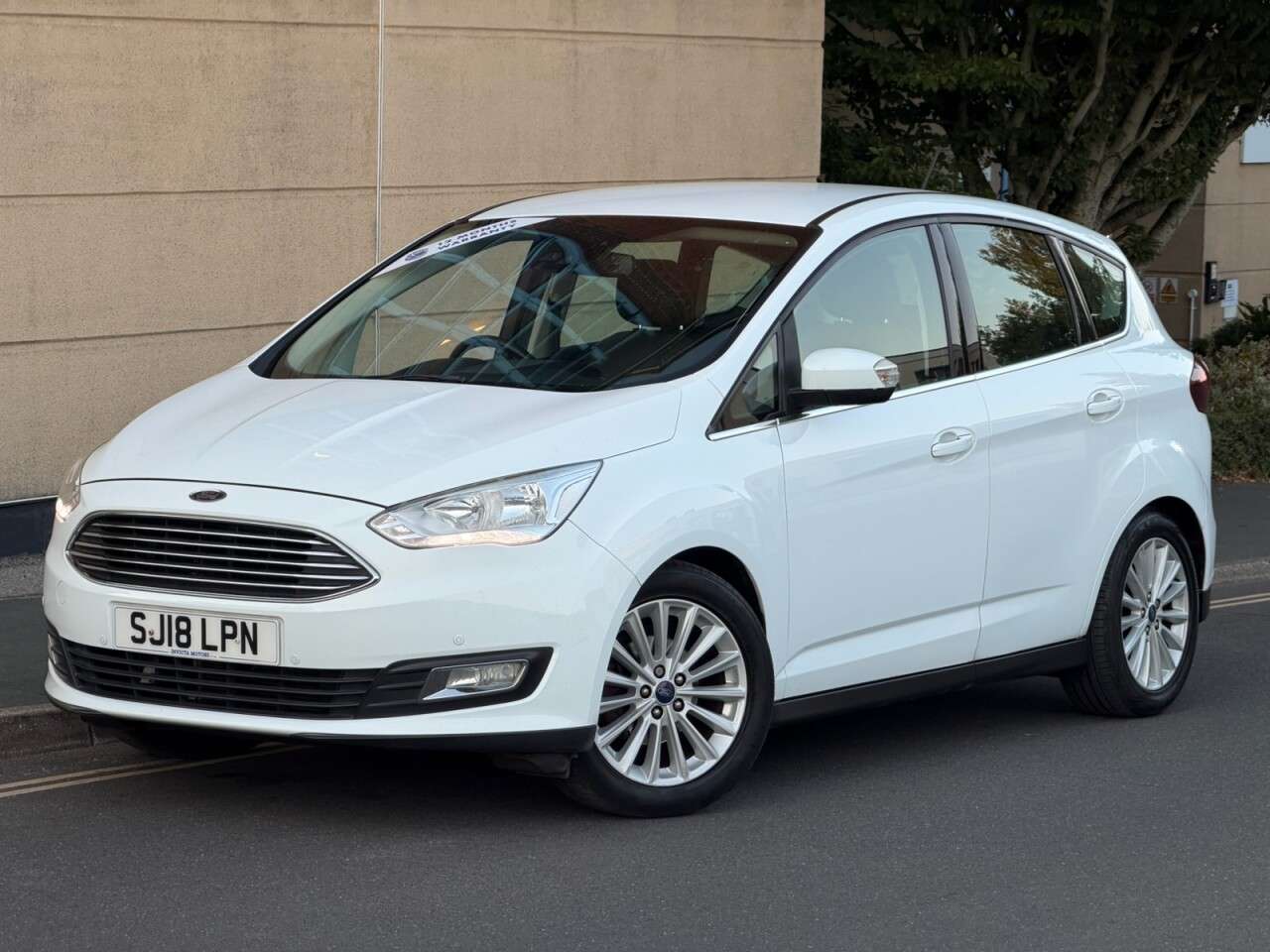 A 2018 FORD C-MAX 1.0T EcoBoost GPF Titanium MPV 5dr Petrol Manual Euro 6 (s/s) (125 ps) A 2018 FORD C-MAX 1.0T EcoBoost GPF Titanium MPV 5dr Petrol Manual Euro 6 (s/s) (125 ps)