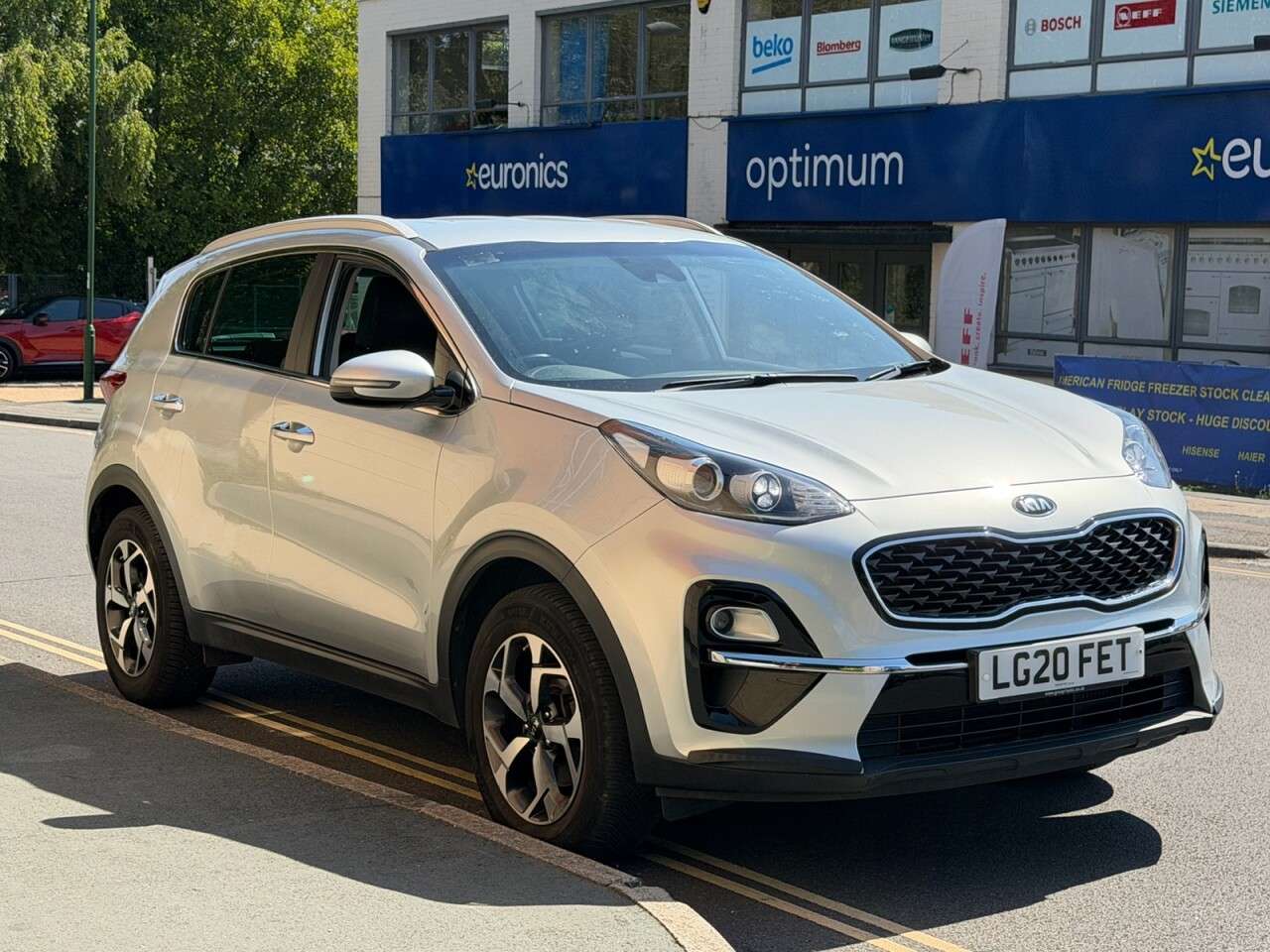 A 2020 KIA SPORTAGE 1.6 CRDi EcoDynamics+ 2 SUV 5dr Diesel Hybrid DCT Euro 6 (s/s) (134 bhp) A 2020 KIA SPORTAGE 1.6 CRDi EcoDynamics+ 2 SUV 5dr Diesel Hybrid DCT Euro 6 (s/s) (134 bhp)