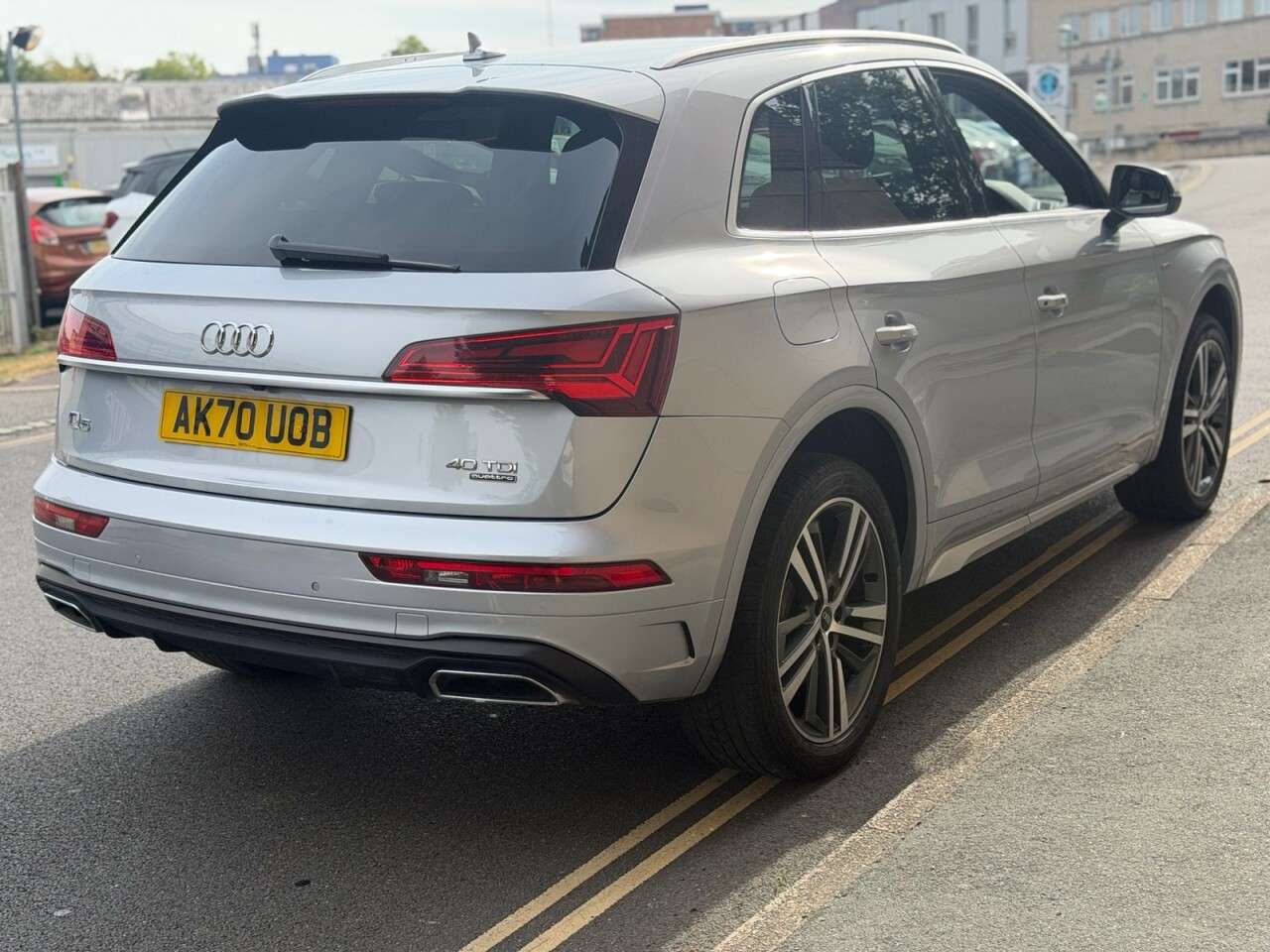 A 2020 AUDI Q5 2.0 TDI 40 S line SUV 5dr Diesel S Tronic quattro Euro 6 (s/s) (204 ps) A 2020 AUDI Q5 2.0 TDI 40 S line SUV 5dr Diesel S Tronic quattro Euro 6 (s/s) (204 ps)