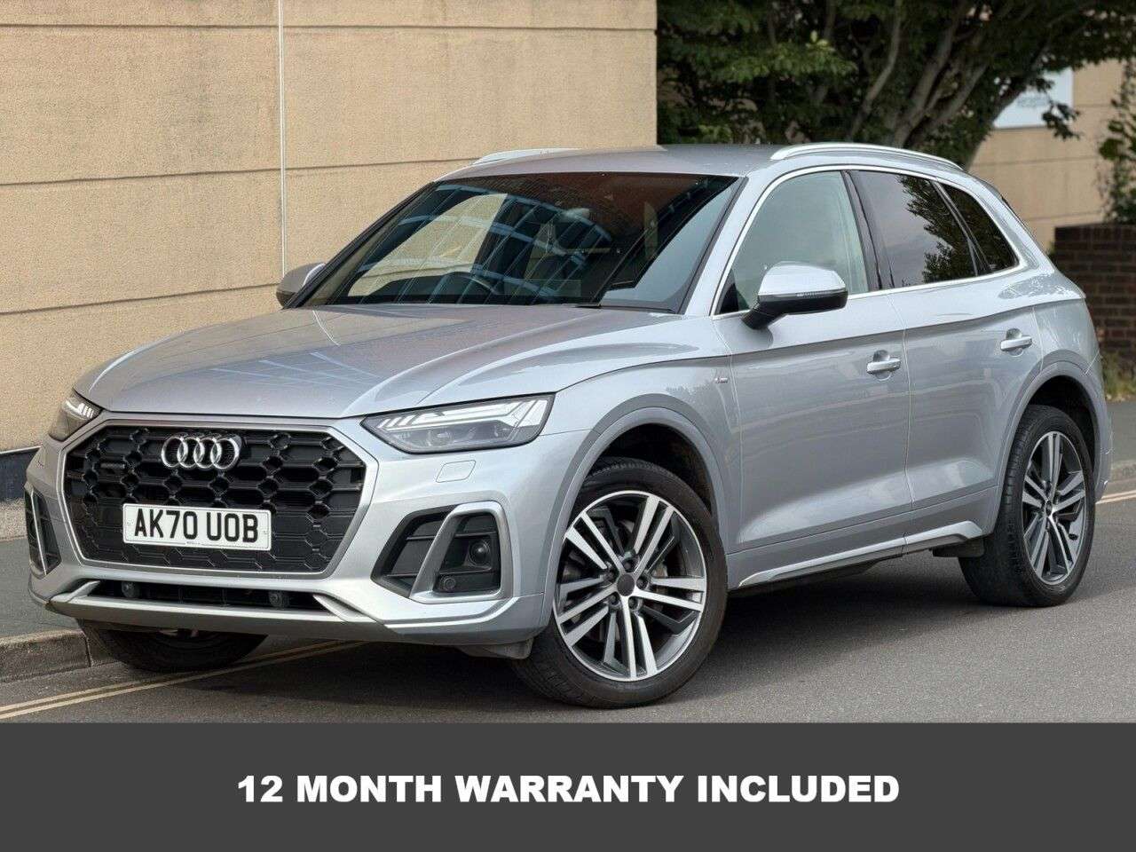 A 2020 AUDI Q5 2.0 TDI 40 S line SUV 5dr Diesel S Tronic quattro Euro 6 (s/s) (204 ps) A 2020 AUDI Q5 2.0 TDI 40 S line SUV 5dr Diesel S Tronic quattro Euro 6 (s/s) (204 ps)