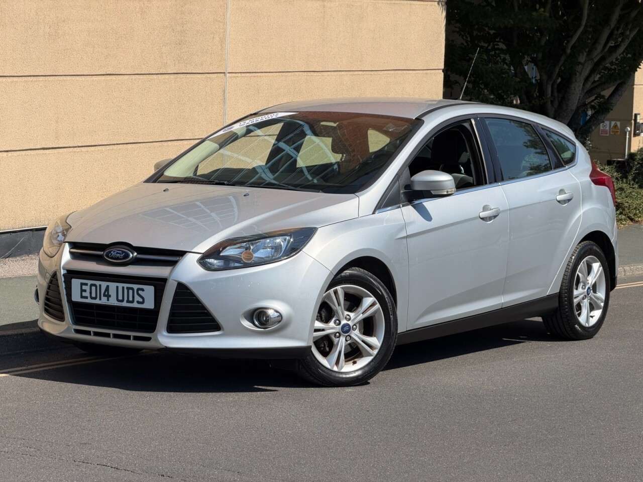 A 2014 FORD FOCUS 1.6 TDCi ECOnetic Zetec Hatchback 5dr Diesel Manual Euro 5 (s/s) (105 ps) A 2014 FORD FOCUS 1.6 TDCi ECOnetic Zetec Hatchback 5dr Diesel Manual Euro 5 (s/s) (105 ps)
