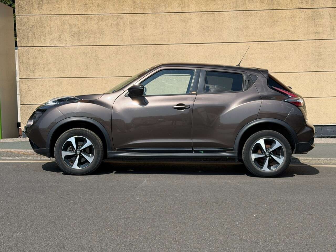 A 2019 NISSAN JUKE 1.6 Bose Personal Edition SUV 5dr Petrol XTRON Euro 6 (112 ps) A 2019 NISSAN JUKE 1.6 Bose Personal Edition SUV 5dr Petrol XTRON Euro 6 (112 ps)
