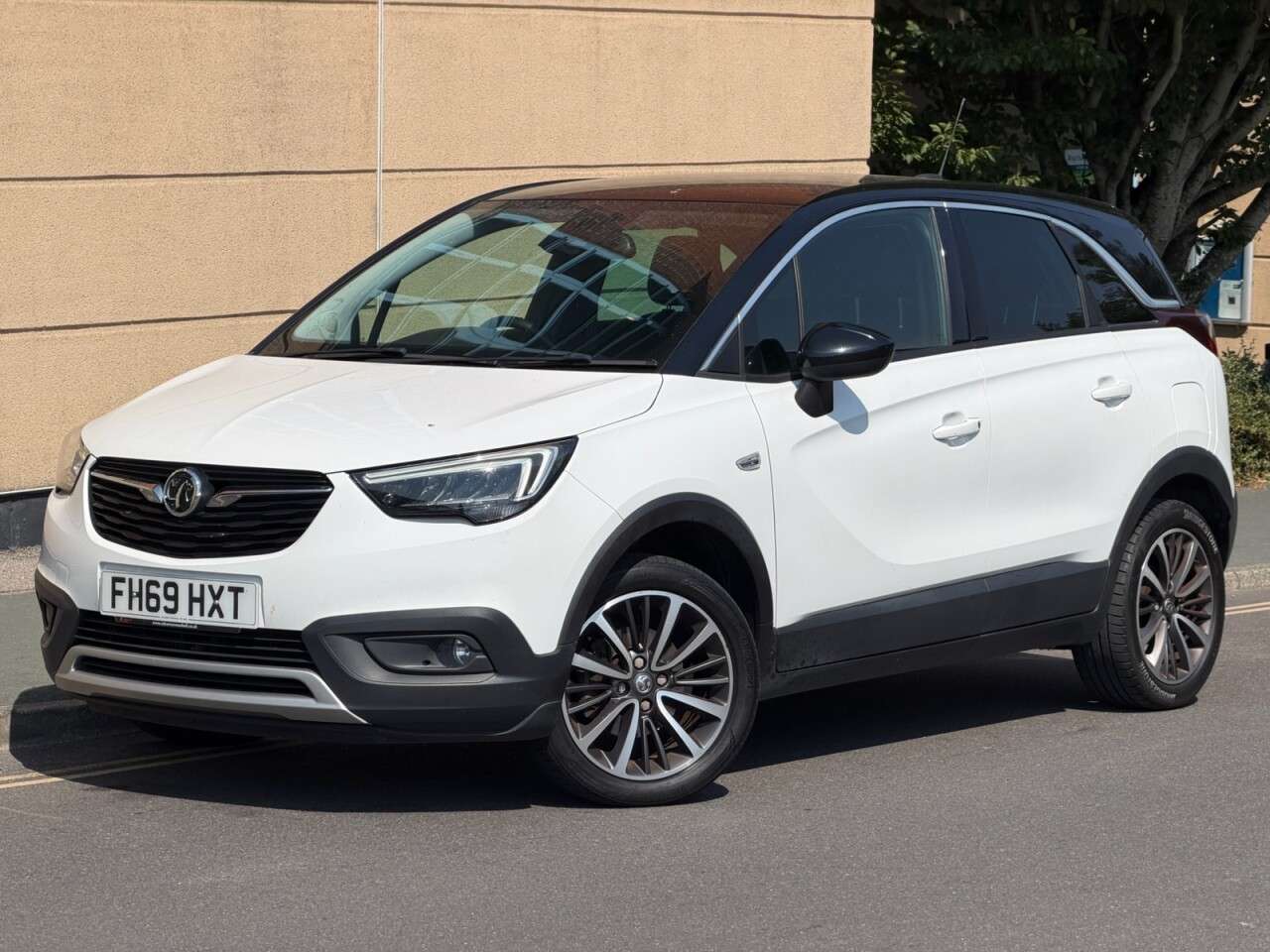 A 2019 VAUXHALL CROSSLAND X 1.2 Turbo GPF Elite SUV 5dr Petrol Manual Euro 6 (s/s) (130 ps) A 2019 VAUXHALL CROSSLAND X 1.2 Turbo GPF Elite SUV 5dr Petrol Manual Euro 6 (s/s) (130 ps)