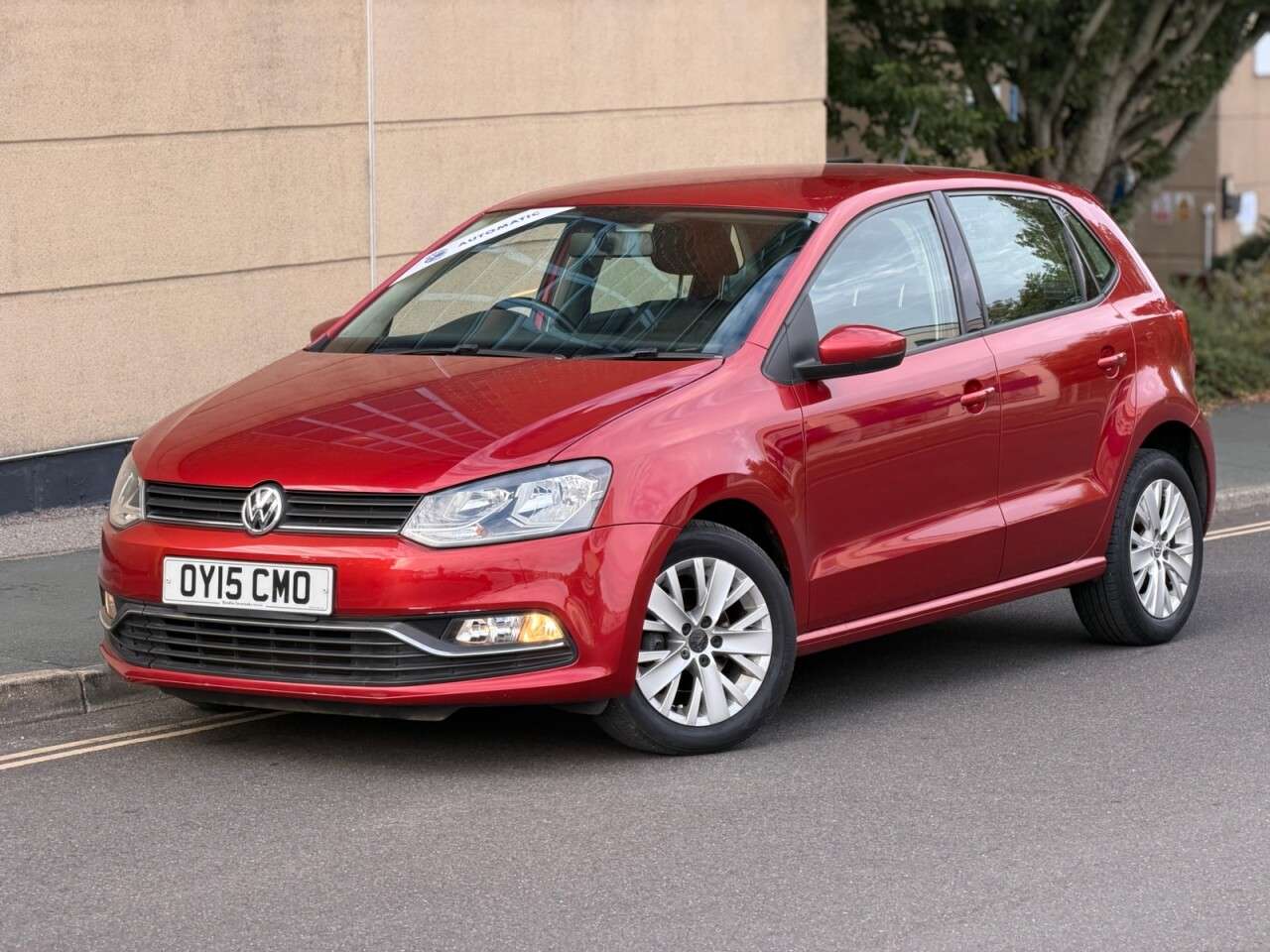 A 2015 VOLKSWAGEN POLO 1.2 TSI BlueMotion Tech SE Hatchback 5dr Petrol DSG Euro 6 (s/s) (90 ps) A 2015 VOLKSWAGEN POLO 1.2 TSI BlueMotion Tech SE Hatchback 5dr Petrol DSG Euro 6 (s/s) (90 ps)