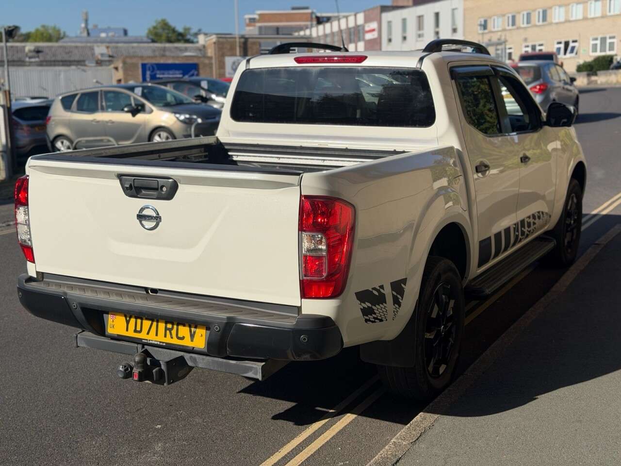 A 2021 NISSAN NAVARA 2.3 dCi N-Guard Pickup Double Cab 4dr Diesel Auto 4WD Euro 6 (190 ps) A 2021 NISSAN NAVARA 2.3 dCi N-Guard Pickup Double Cab 4dr Diesel Auto 4WD Euro 6 (190 ps)