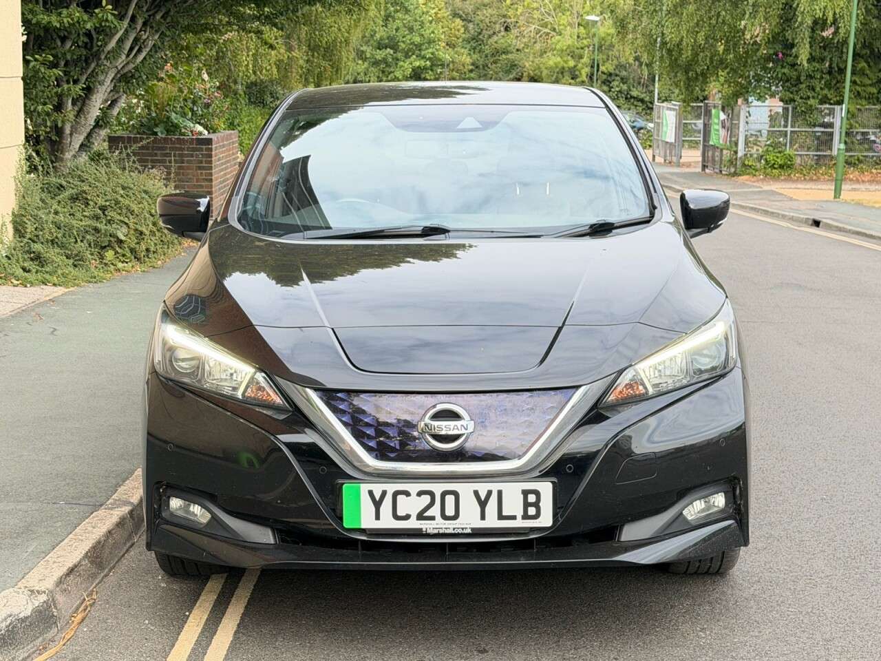 A 2020 NISSAN LEAF 40kWh N-Connecta Hatchback 5dr Electric Auto (150 ps) A 2020 NISSAN LEAF 40kWh N-Connecta Hatchback 5dr Electric Auto (150 ps)
