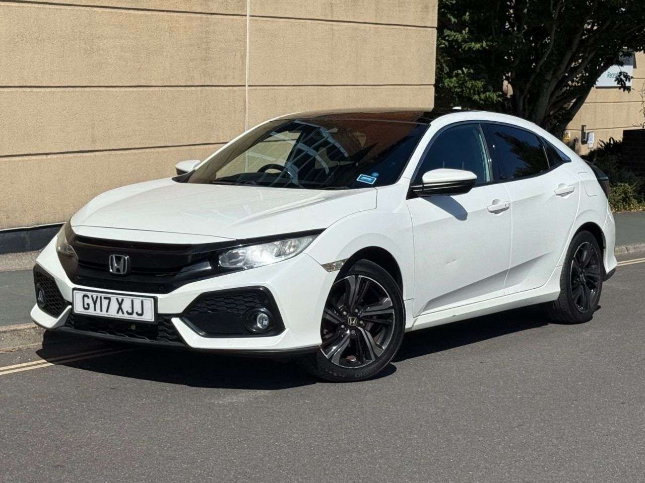 A 2017 HONDA CIVIC 1.0 VTEC Turbo EX Hatchback 5dr Petrol Manual Euro 6 (s/s) (129 ps) A 2017 HONDA CIVIC 1.0 VTEC Turbo EX Hatchback 5dr Petrol Manual Euro 6 (s/s) (129 ps)