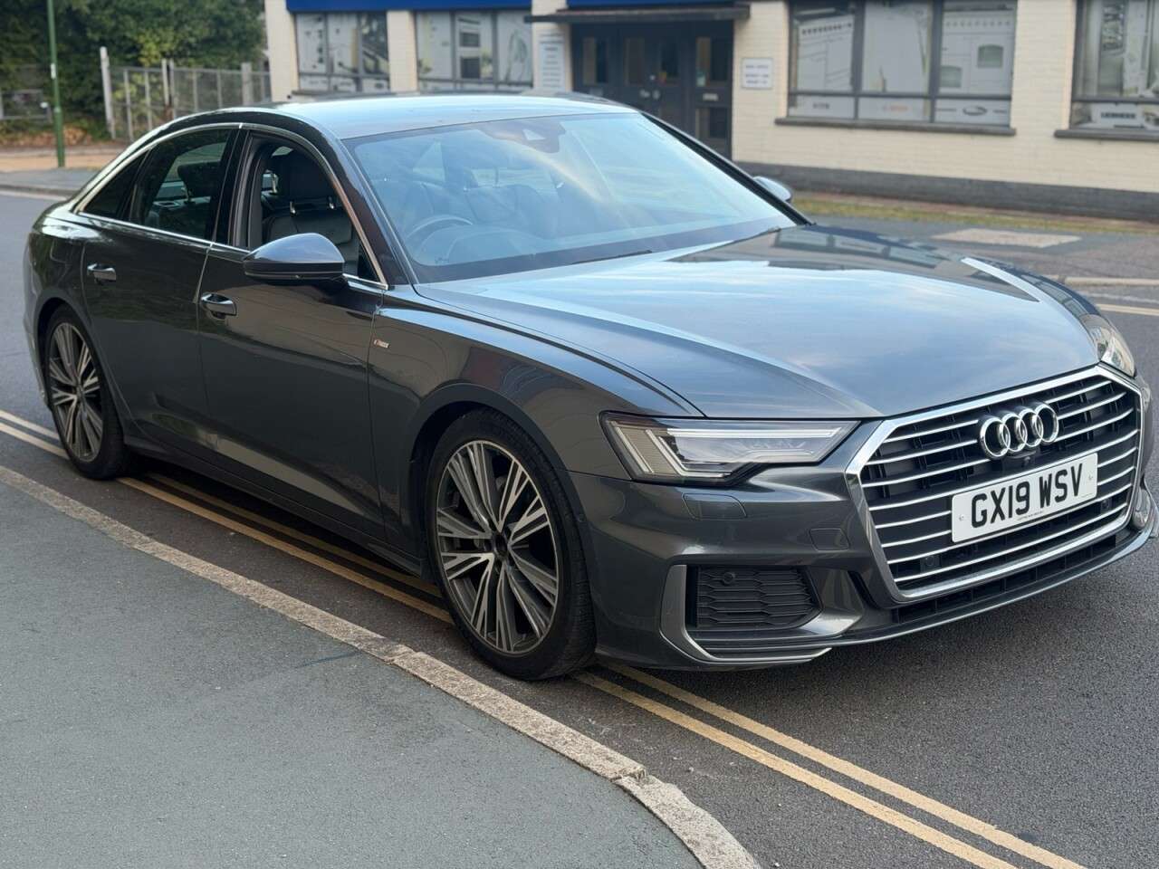A 2019 AUDI A6 SALOON 2.0 TDI 40 S line Saloon 4dr Diesel S Tronic Euro 6 (s/s) (204 ps) A 2019 AUDI A6 SALOON 2.0 TDI 40 S line Saloon 4dr Diesel S Tronic Euro 6 (s/s) (204 ps)