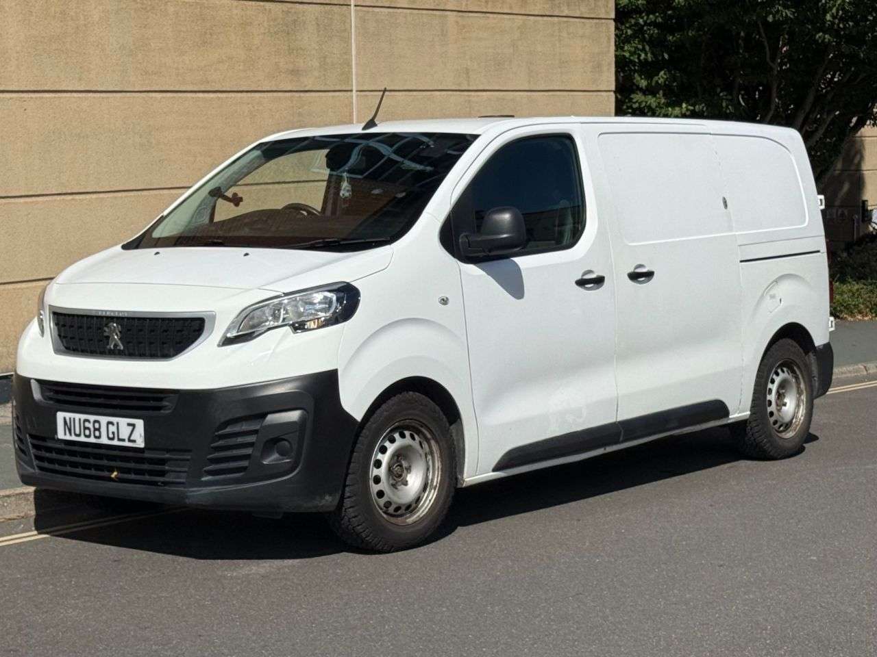 A 2018 PEUGEOT EXPERT 1.6 BlueHDi 1000 Professional Standard Panel Van 6dr Diesel Manual MWB Euro A 2018 PEUGEOT EXPERT 1.6 BlueHDi 1000 Professional Standard Panel Van 6dr Diesel Manual MWB Euro