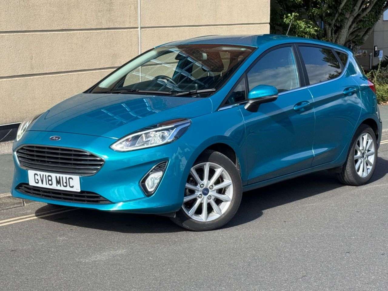 A 2018 FORD FIESTA 1.0T EcoBoost Titanium Hatchback 5dr Petrol Manual Euro 6 (s/s) (125 ps) A 2018 FORD FIESTA 1.0T EcoBoost Titanium Hatchback 5dr Petrol Manual Euro 6 (s/s) (125 ps)