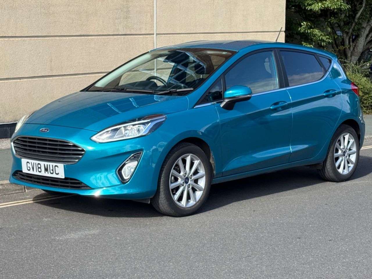 A 2018 FORD FIESTA 1.0T EcoBoost Titanium Hatchback 5dr Petrol Manual Euro 6 (s/s) (125 ps) A 2018 FORD FIESTA 1.0T EcoBoost Titanium Hatchback 5dr Petrol Manual Euro 6 (s/s) (125 ps)