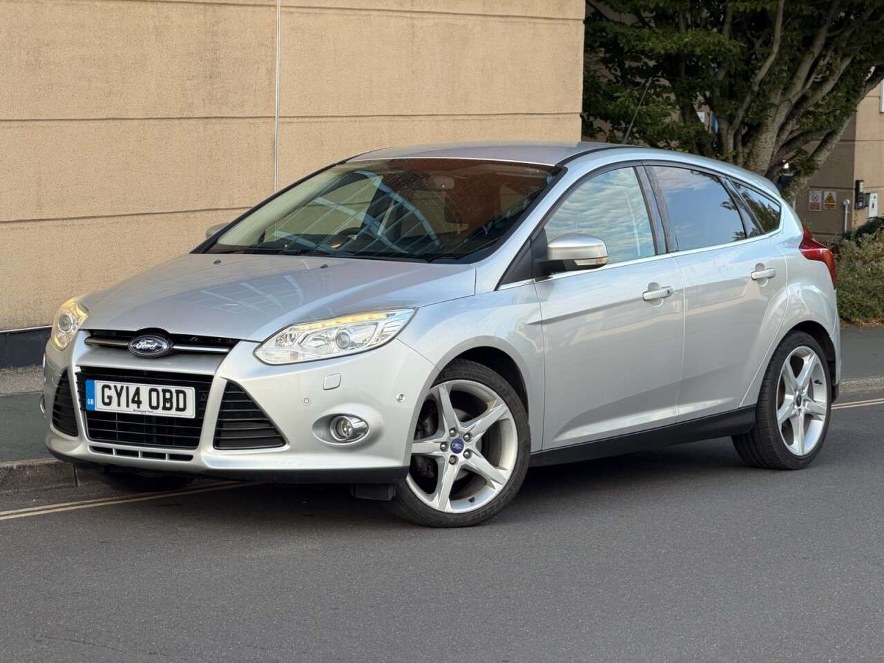 A 2014 FORD FOCUS 1.0T EcoBoost Titanium X Hatchback 5dr Petrol Manual Euro 5 (s/s) (125 ps) A 2014 FORD FOCUS 1.0T EcoBoost Titanium X Hatchback 5dr Petrol Manual Euro 5 (s/s) (125 ps)