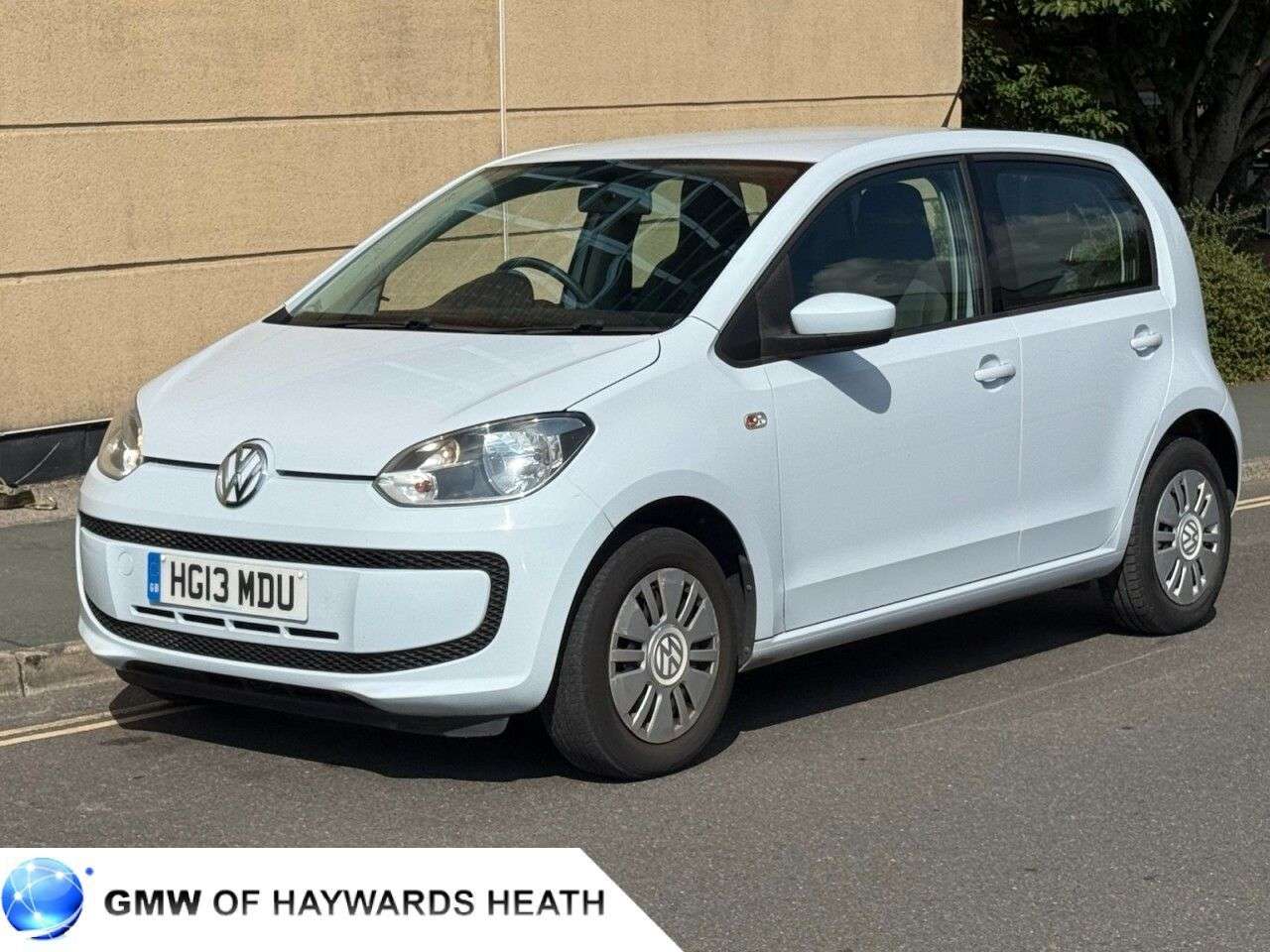 A 2013 VOLKSWAGEN UP! 1.0 Move up! Hatchback 5dr Petrol ASG Euro 5 (60 ps) A 2013 VOLKSWAGEN UP! 1.0 Move up! Hatchback 5dr Petrol ASG Euro 5 (60 ps)