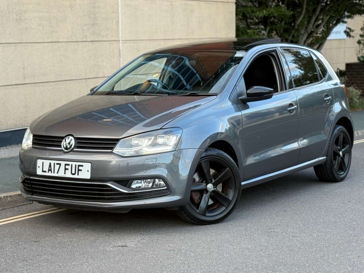 A 2017 VOLKSWAGEN POLO 1.0 TSI SEL Hatchback 5dr Petrol DSG Euro 6 (s/s) (110 bhp) A 2017 VOLKSWAGEN POLO 1.0 TSI SEL Hatchback 5dr Petrol DSG Euro 6 (s/s) (110 bhp)