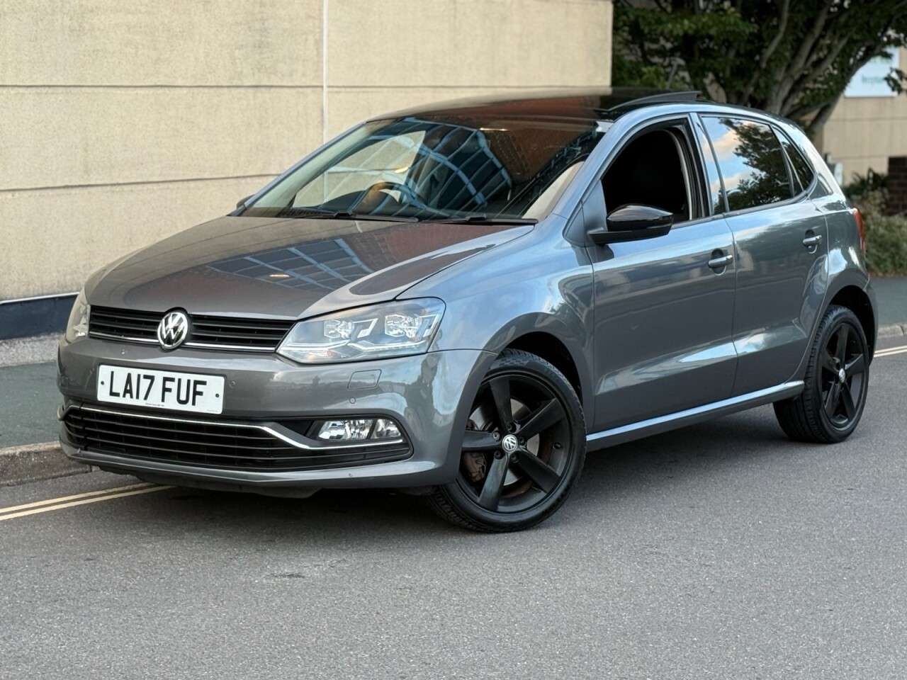 A 2017 VOLKSWAGEN POLO 1.0 TSI SEL Hatchback 5dr Petrol DSG Euro 6 (s/s) (110 bhp) A 2017 VOLKSWAGEN POLO 1.0 TSI SEL Hatchback 5dr Petrol DSG Euro 6 (s/s) (110 bhp)