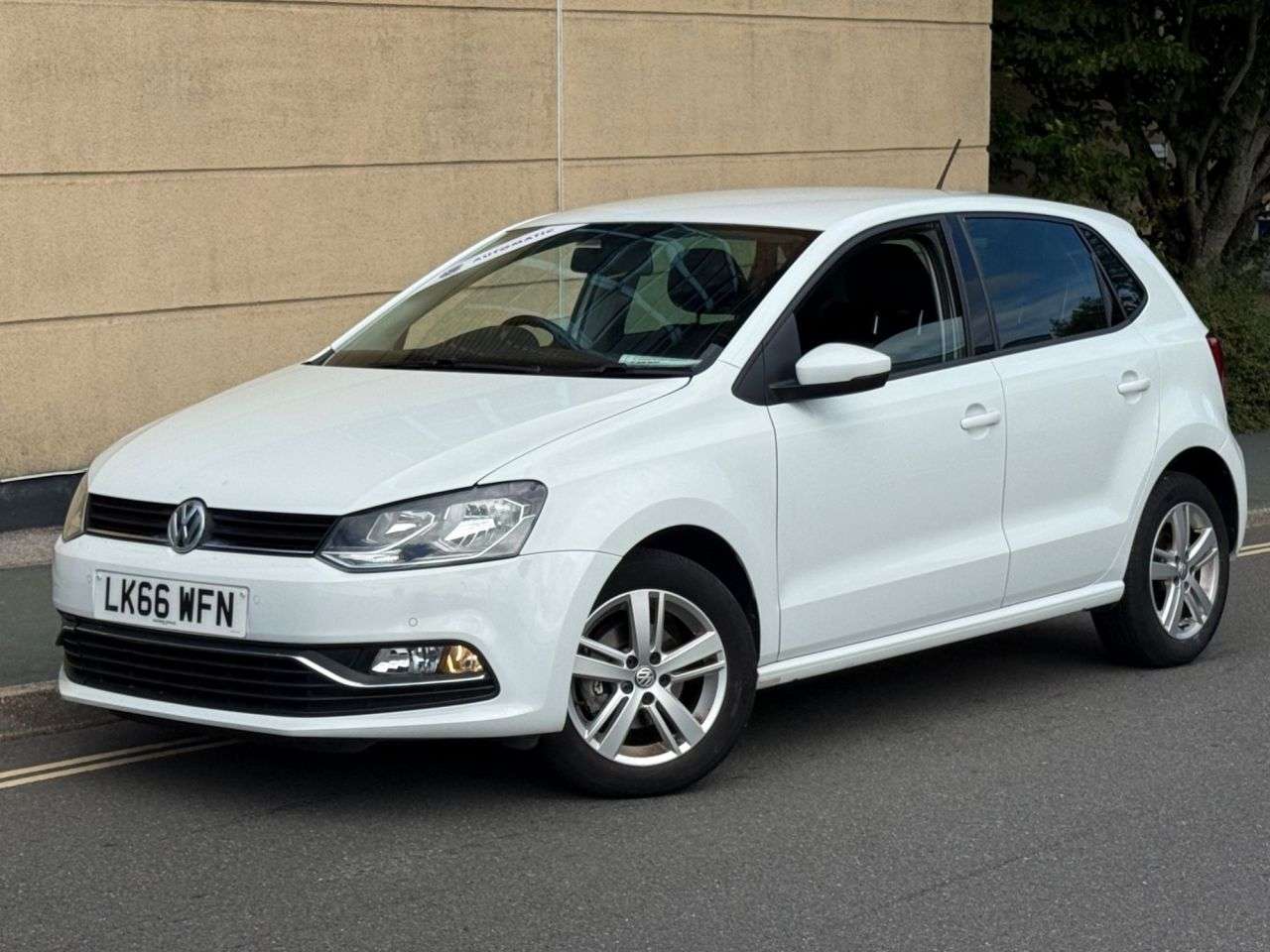 A 2016 VOLKSWAGEN POLO 1.2 TSI BlueMotion Tech Match Hatchback 5dr Petrol DSG Euro 6 (s/s) (90 ps) A 2016 VOLKSWAGEN POLO 1.2 TSI BlueMotion Tech Match Hatchback 5dr Petrol DSG Euro 6 (s/s) (90 ps)