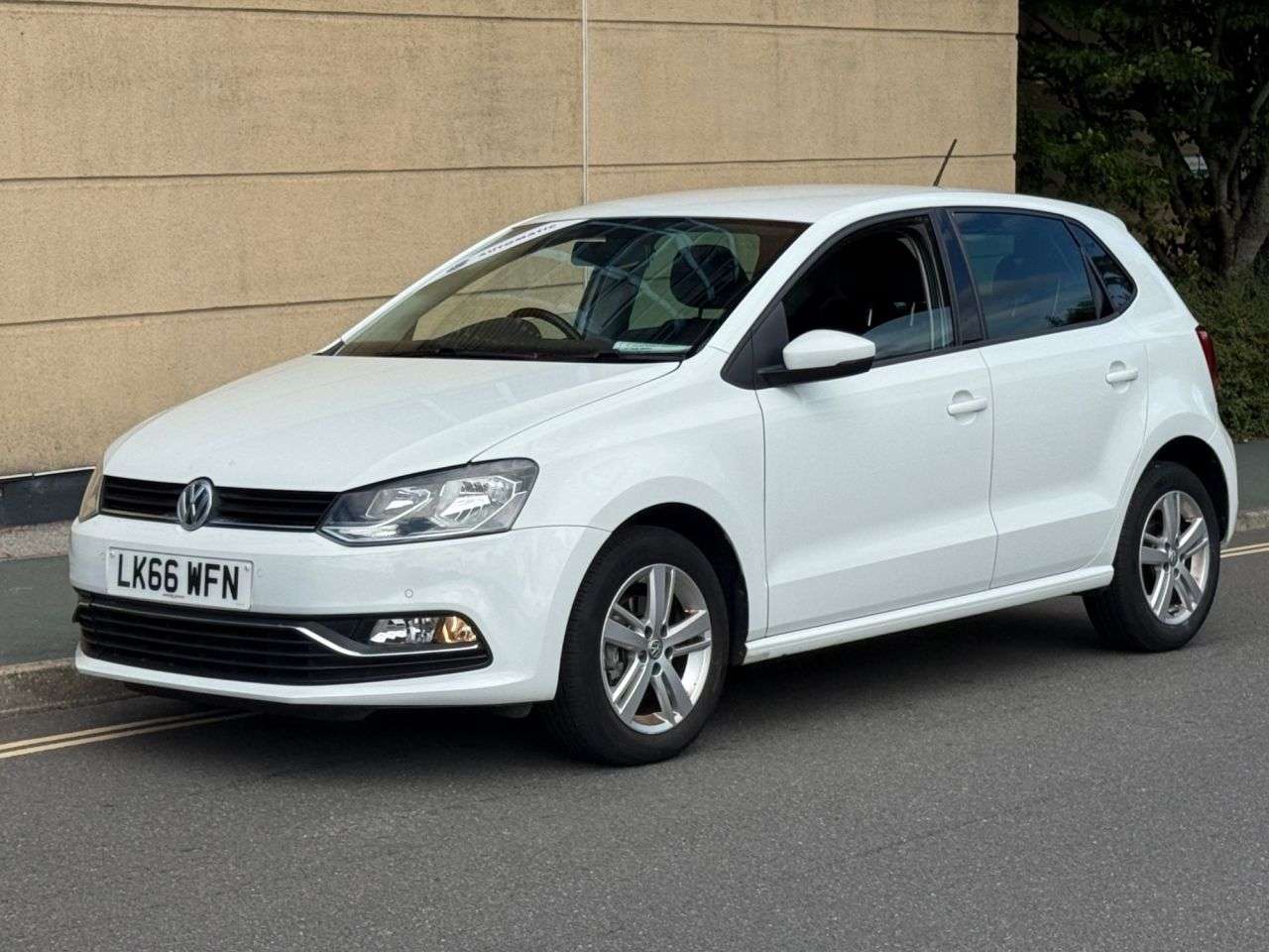A 2016 VOLKSWAGEN POLO 1.2 TSI BlueMotion Tech Match Hatchback 5dr Petrol DSG Euro 6 (s/s) (90 ps) A 2016 VOLKSWAGEN POLO 1.2 TSI BlueMotion Tech Match Hatchback 5dr Petrol DSG Euro 6 (s/s) (90 ps)