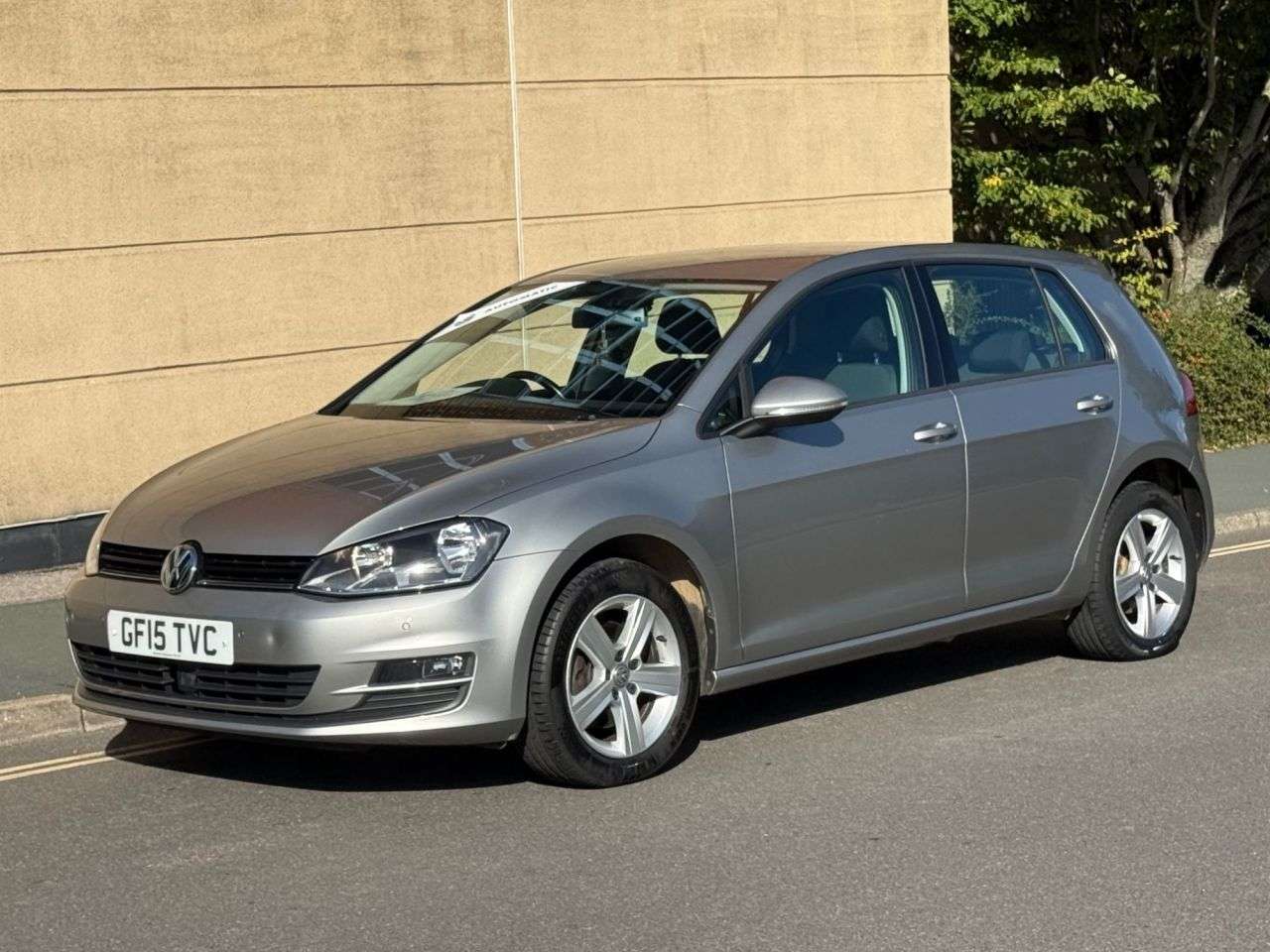 A 2015 VOLKSWAGEN GOLF 1.4 TSI BlueMotion Tech Match Hatchback 5dr Petrol DSG Euro 5 (s/s) (122 ps A 2015 VOLKSWAGEN GOLF 1.4 TSI BlueMotion Tech Match Hatchback 5dr Petrol DSG Euro 5 (s/s) (122 ps