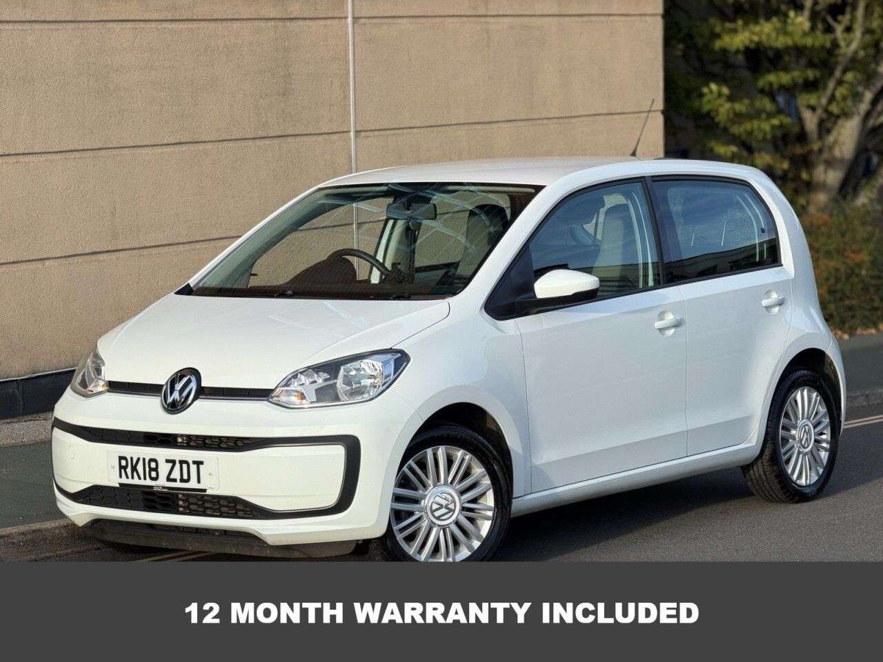 A 2018 VOLKSWAGEN UP! 1.0 Move up! Hatchback 5dr Petrol Manual Euro 6 (s/s) (60 ps) A 2018 VOLKSWAGEN UP! 1.0 Move up! Hatchback 5dr Petrol Manual Euro 6 (s/s) (60 ps)