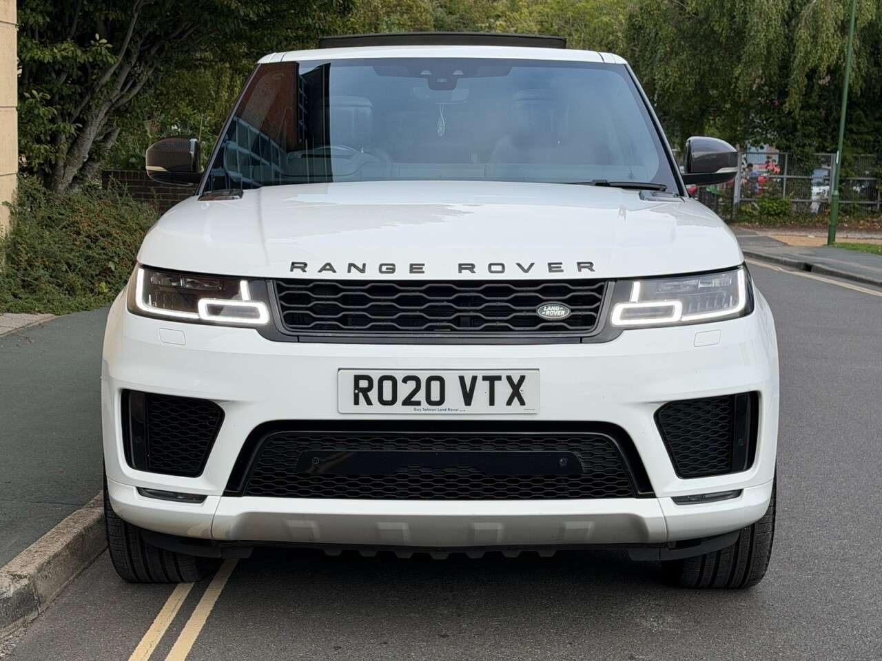 A 2020 LAND ROVER RANGE ROVER SPORT 3.0 SD V6 Autobiography Dynamic SUV 5dr Diesel Auto 4WD Euro 6 (s/s) (306 p A 2020 LAND ROVER RANGE ROVER SPORT 3.0 SD V6 Autobiography Dynamic SUV 5dr Diesel Auto 4WD Euro 6 (s/s) (306 p